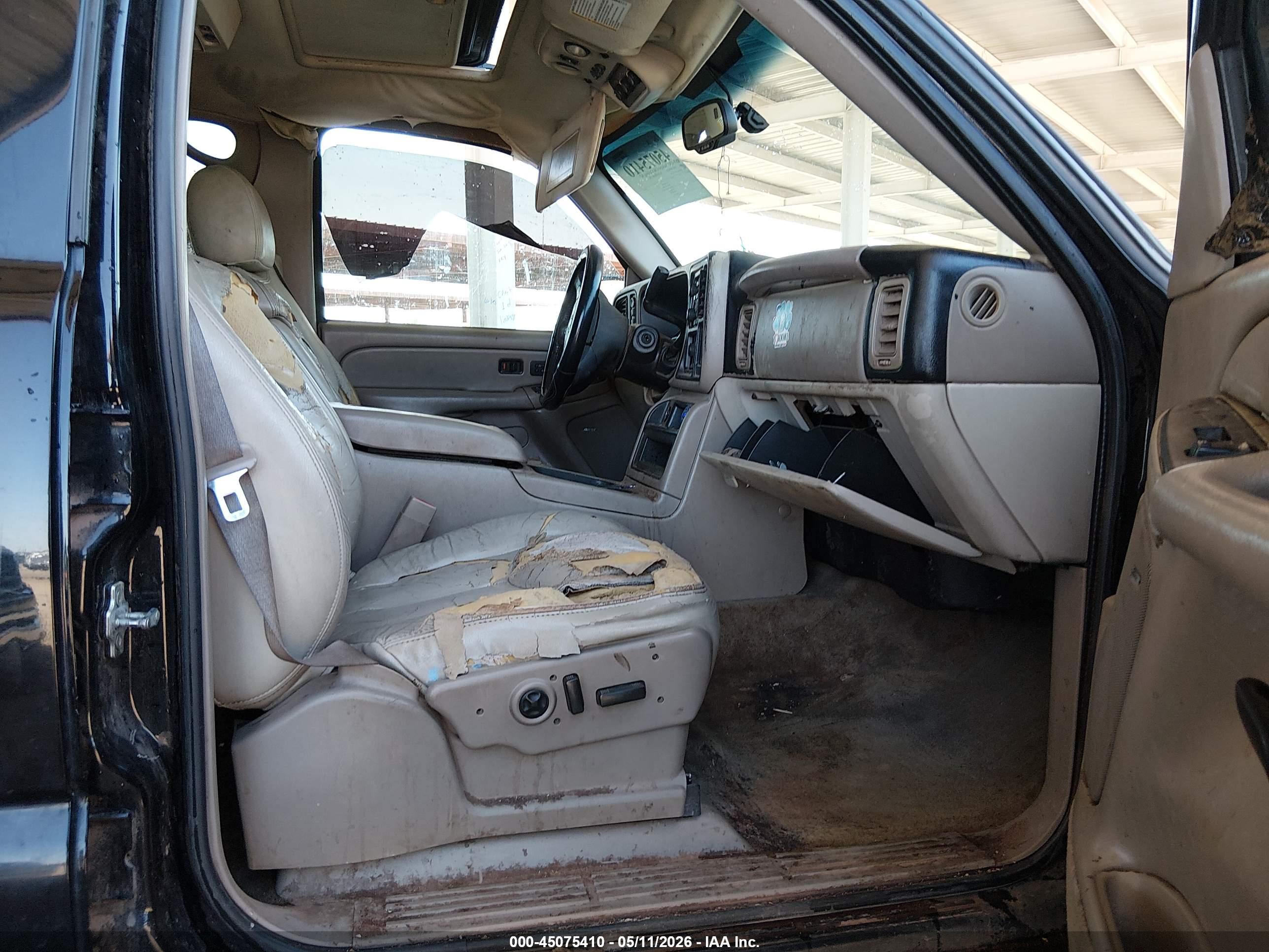 CHEVROLET SUBURBAN image 5