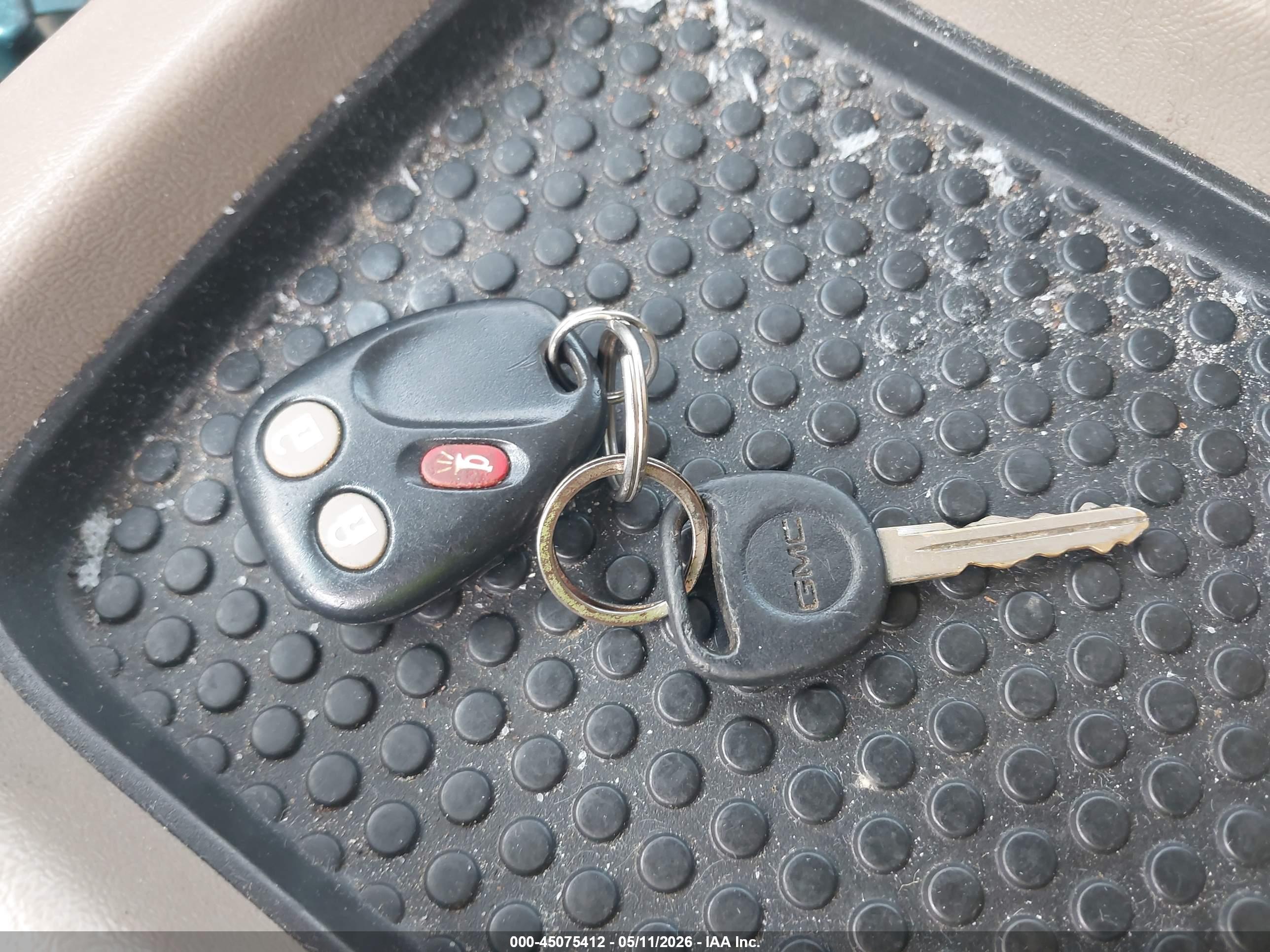 GMC YUKON image 11