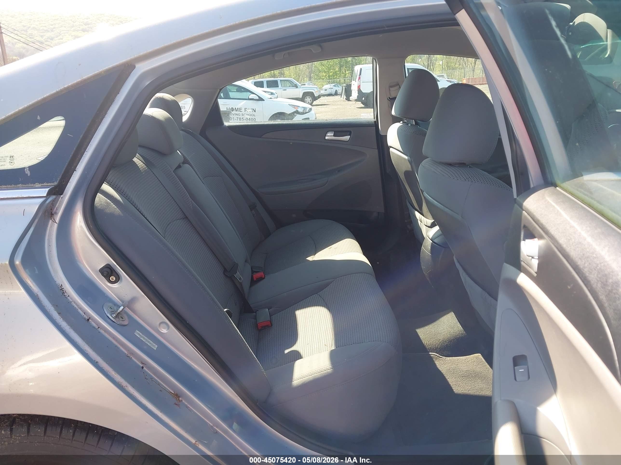 HYUNDAI SONATA image 8