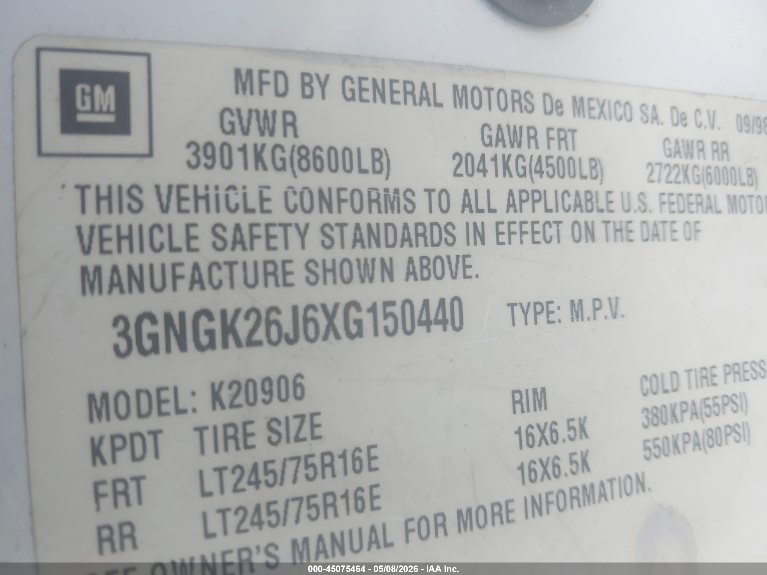 CHEVROLET SUBURBAN image 9
