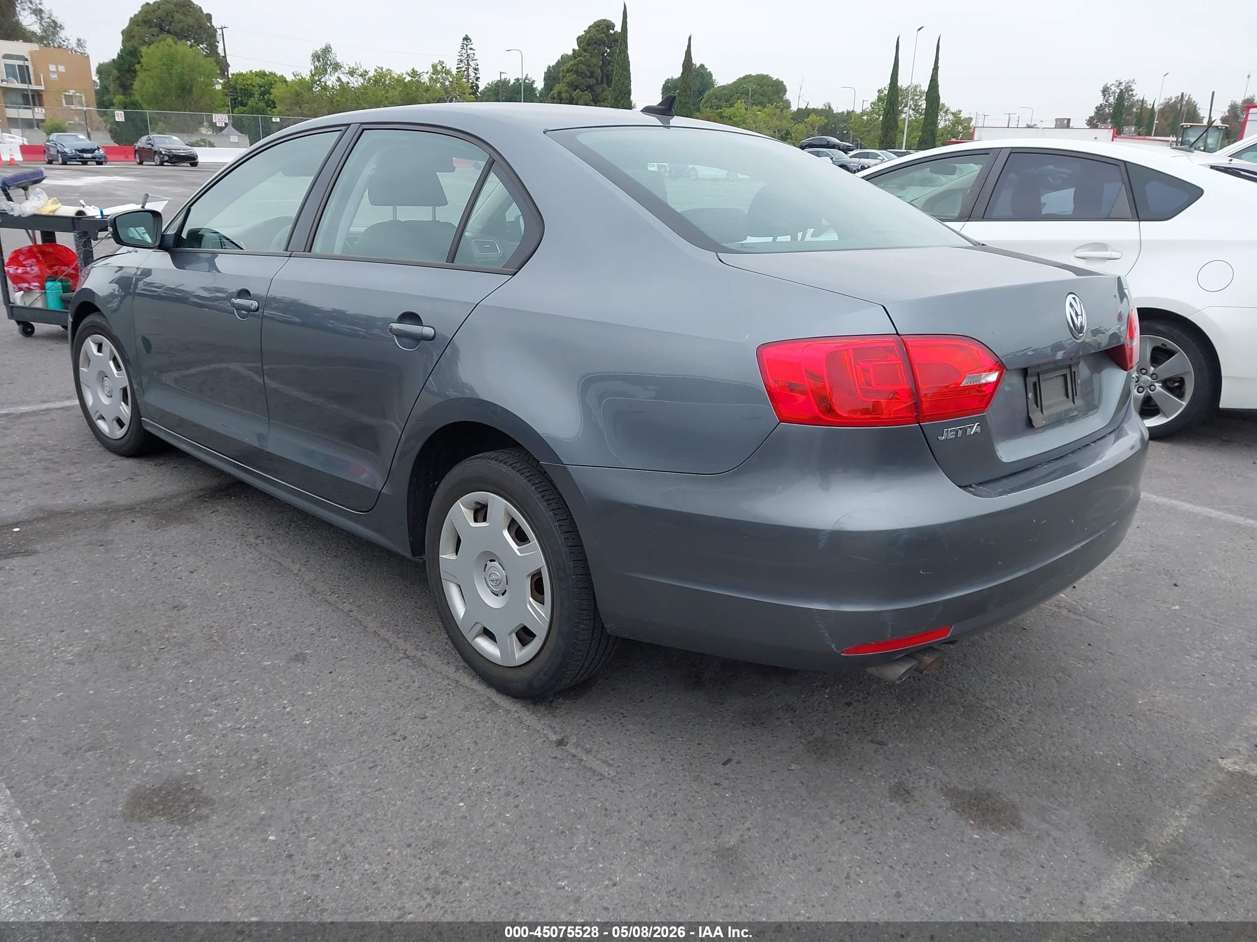 VOLKSWAGEN JETTA image 3