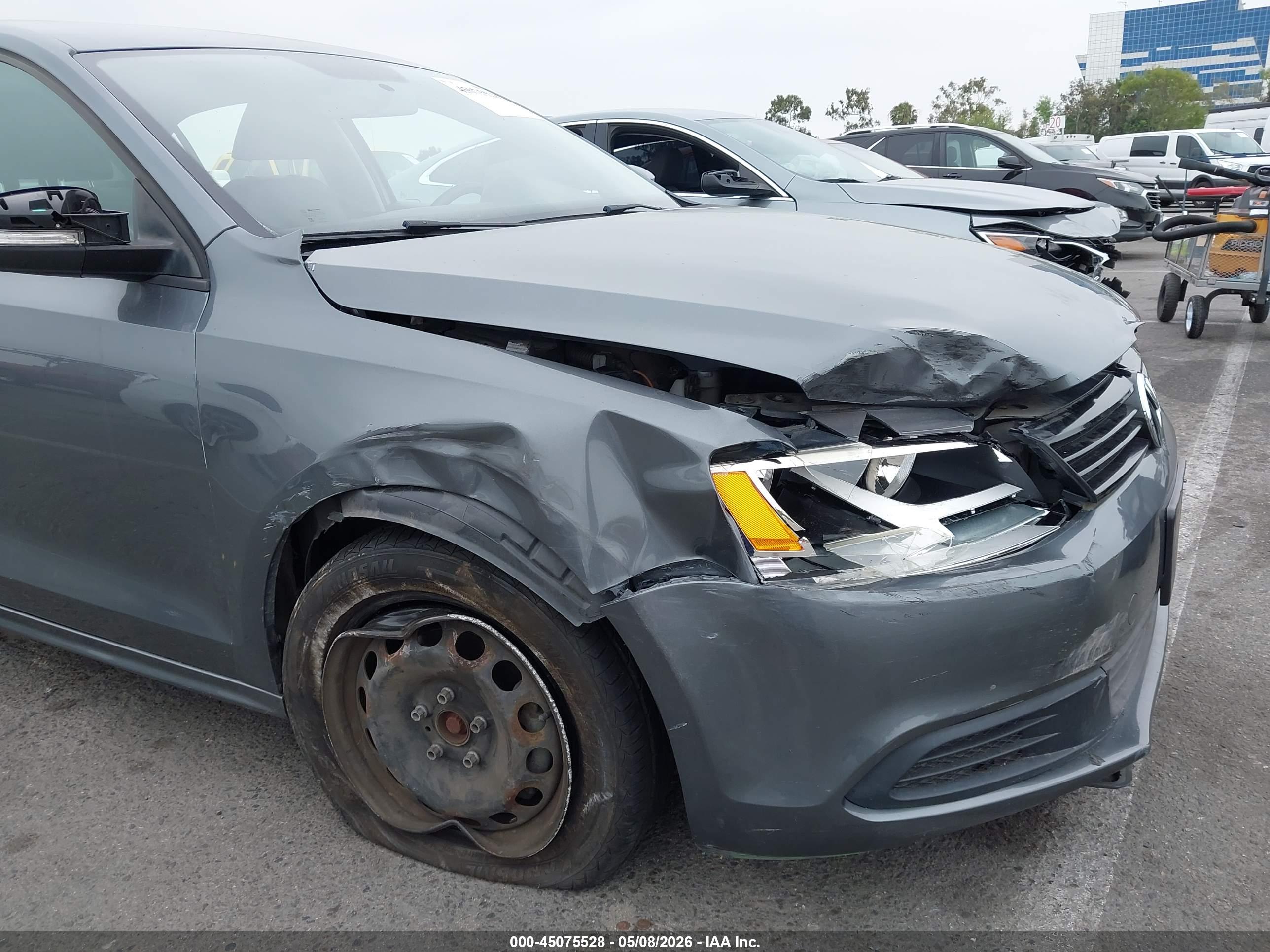 VOLKSWAGEN JETTA image 6
