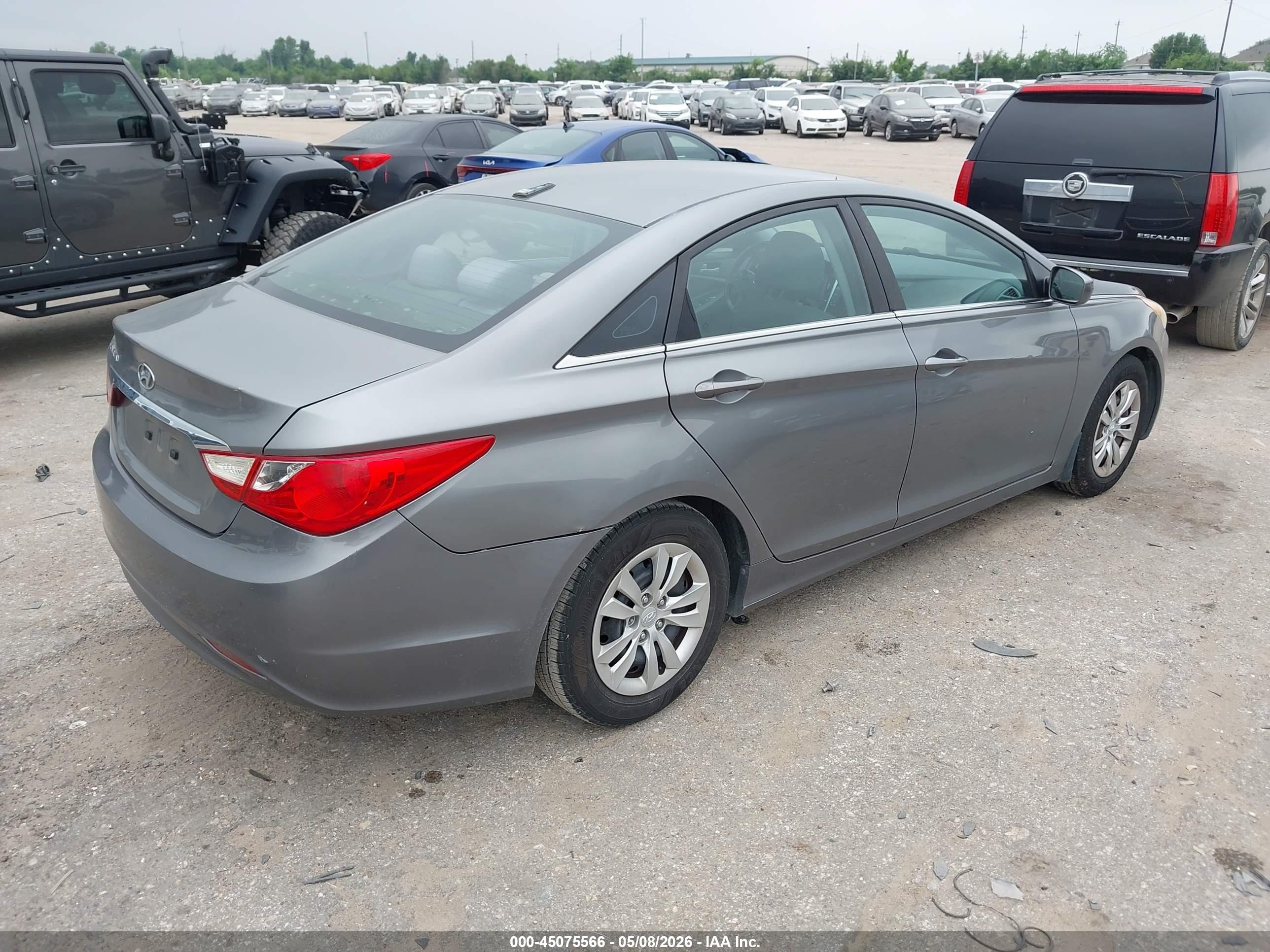 HYUNDAI SONATA image 4