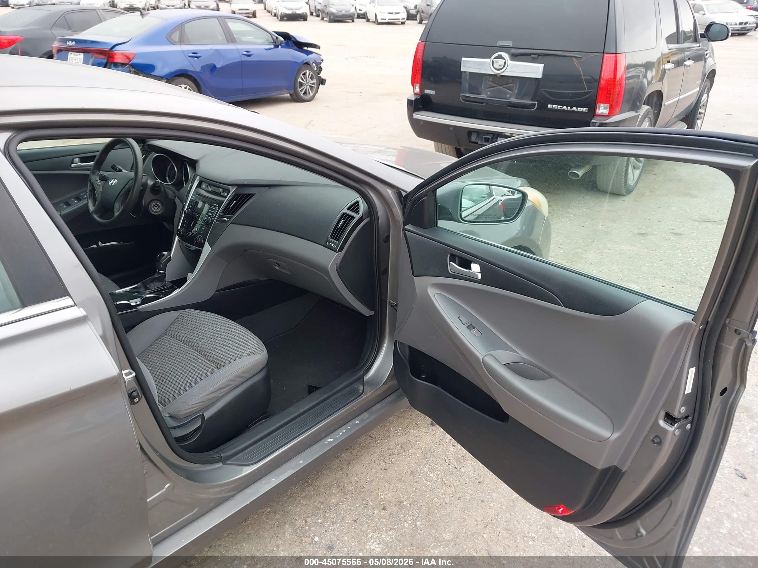 HYUNDAI SONATA image 5