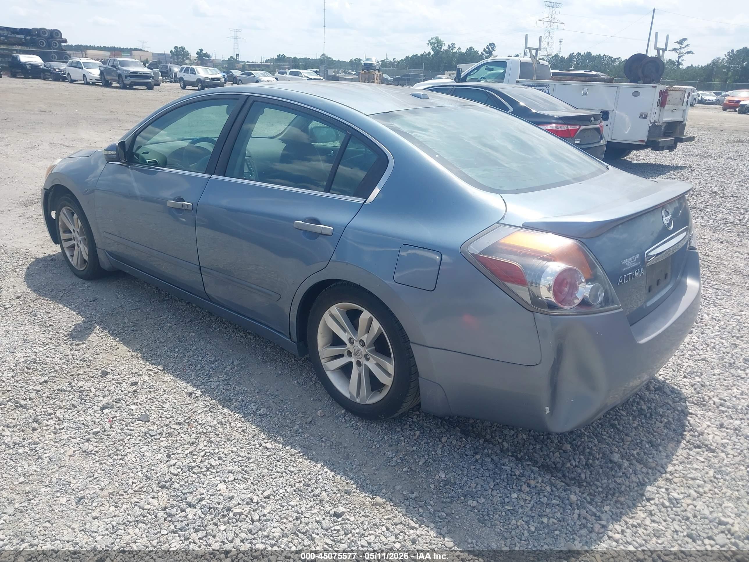 NISSAN ALTIMA image 3