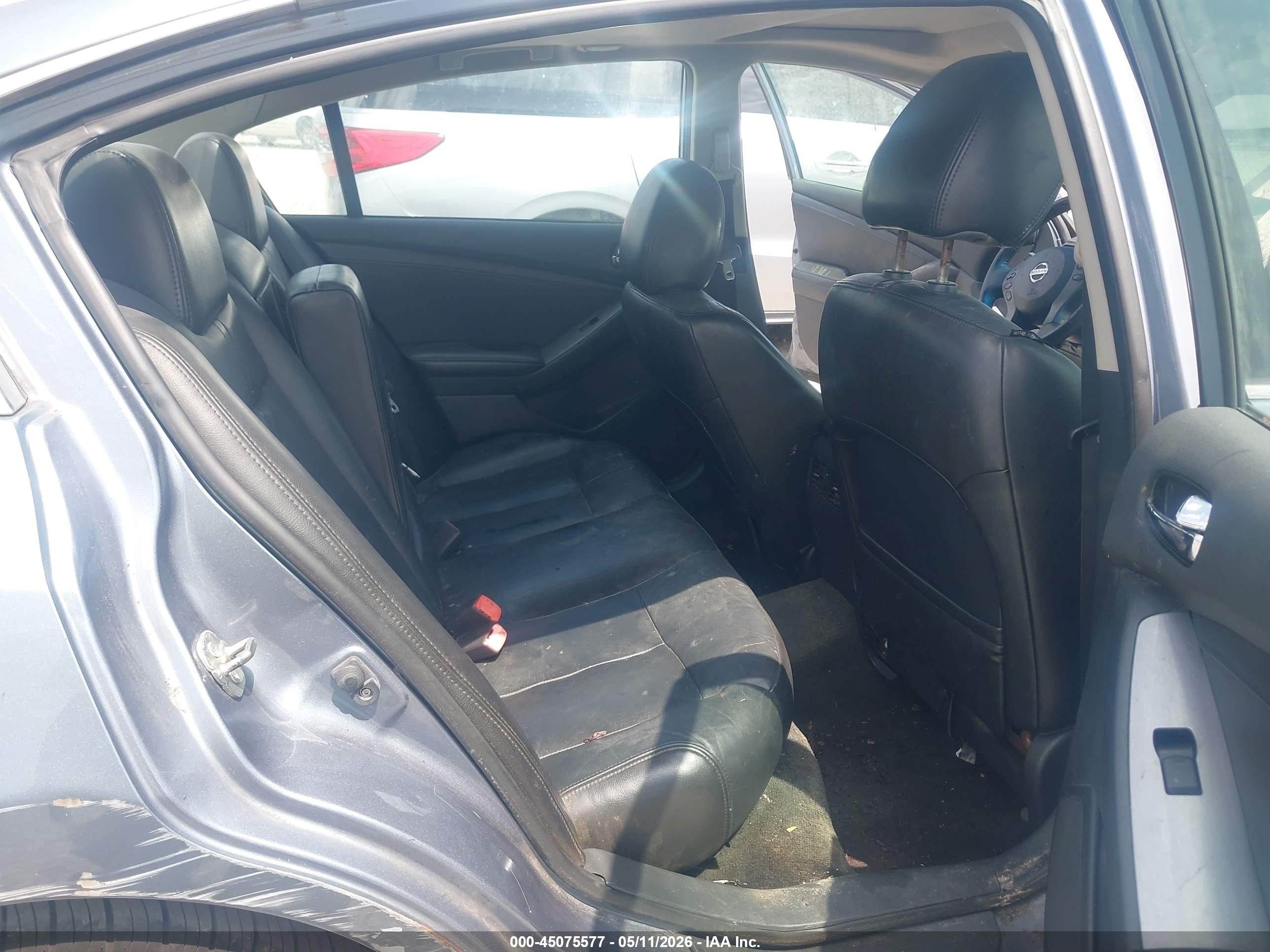 NISSAN ALTIMA image 8
