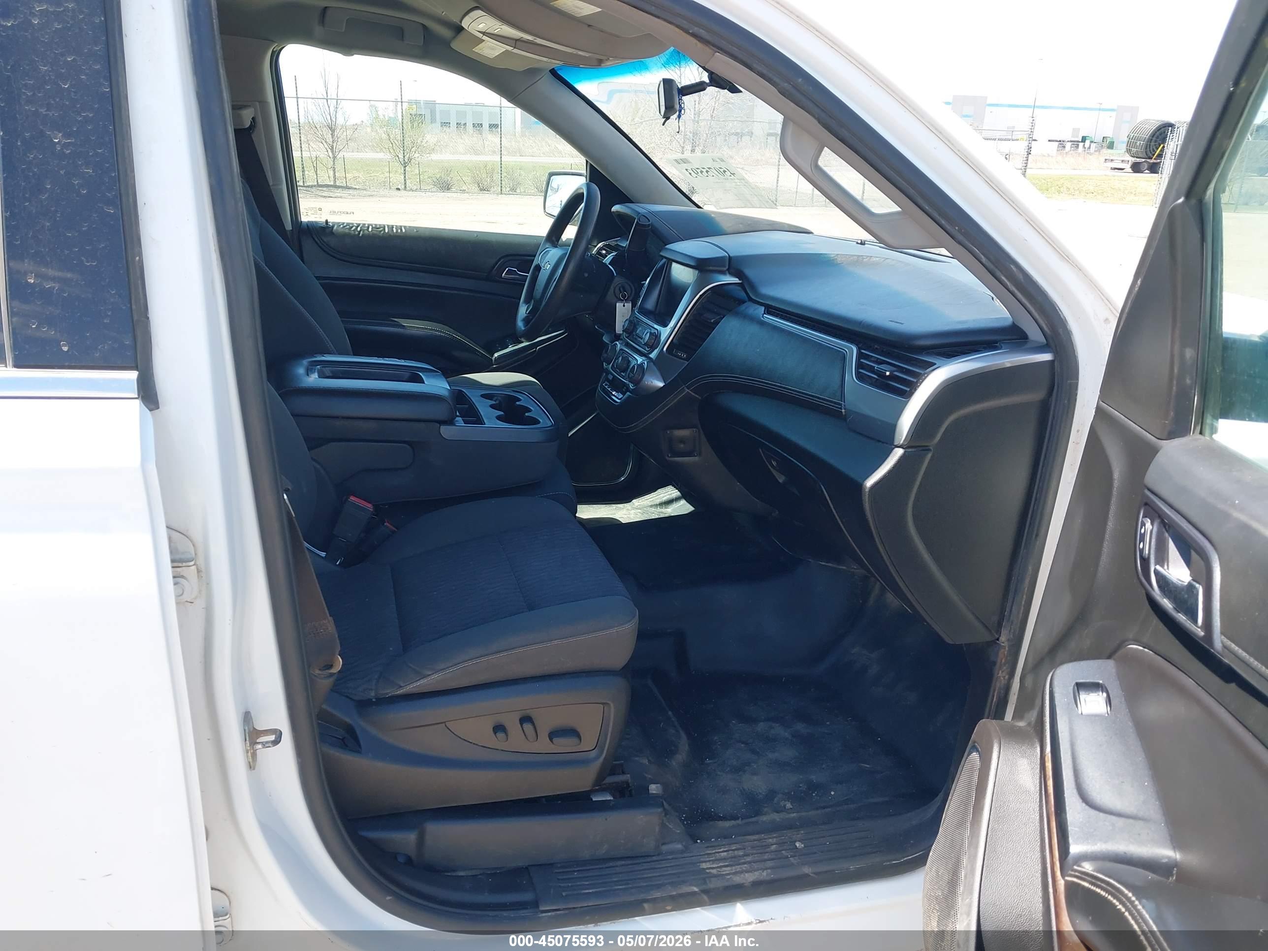 CHEVROLET SUBURBAN image 5