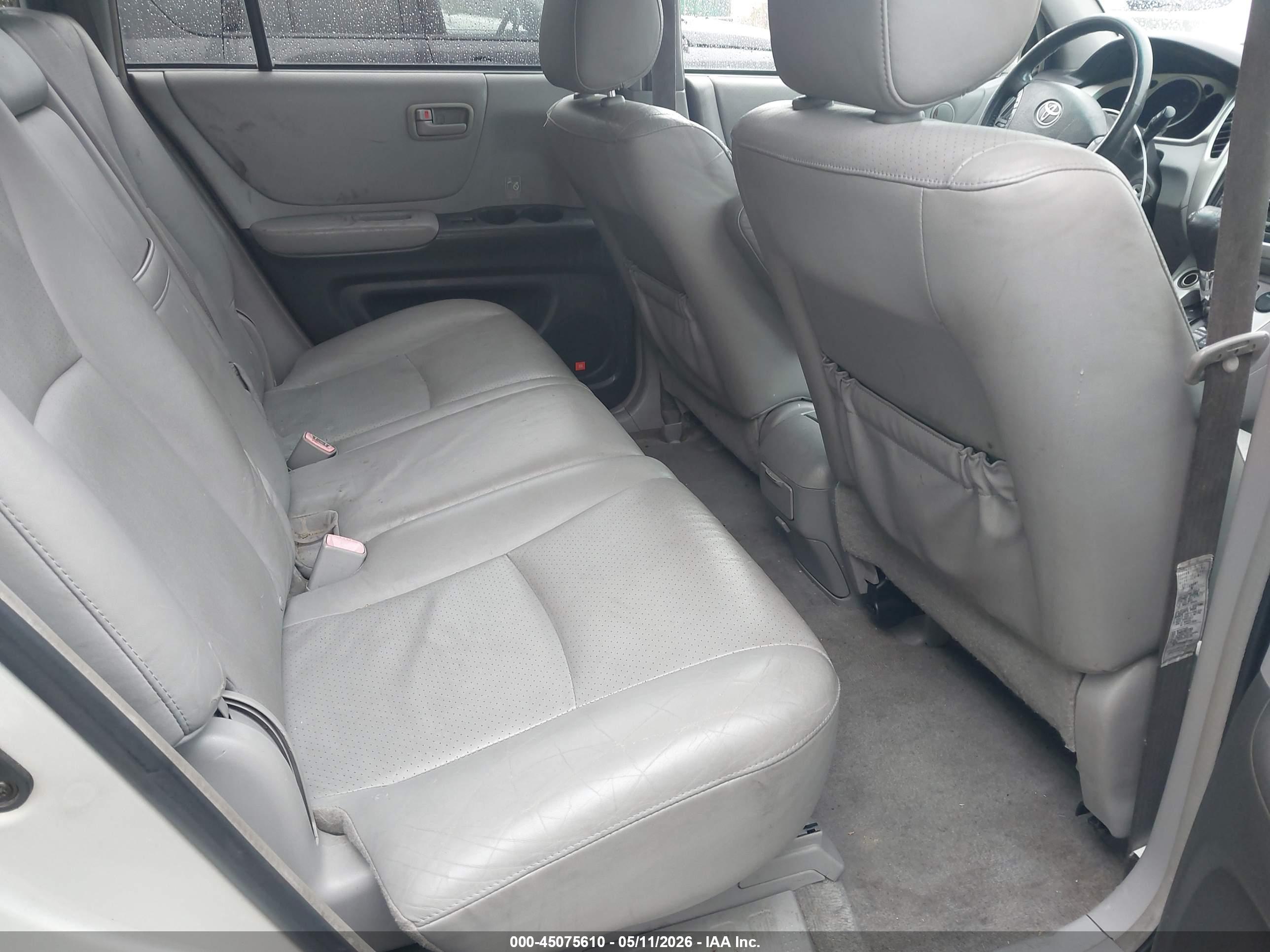 TOYOTA HIGHLANDER image 8