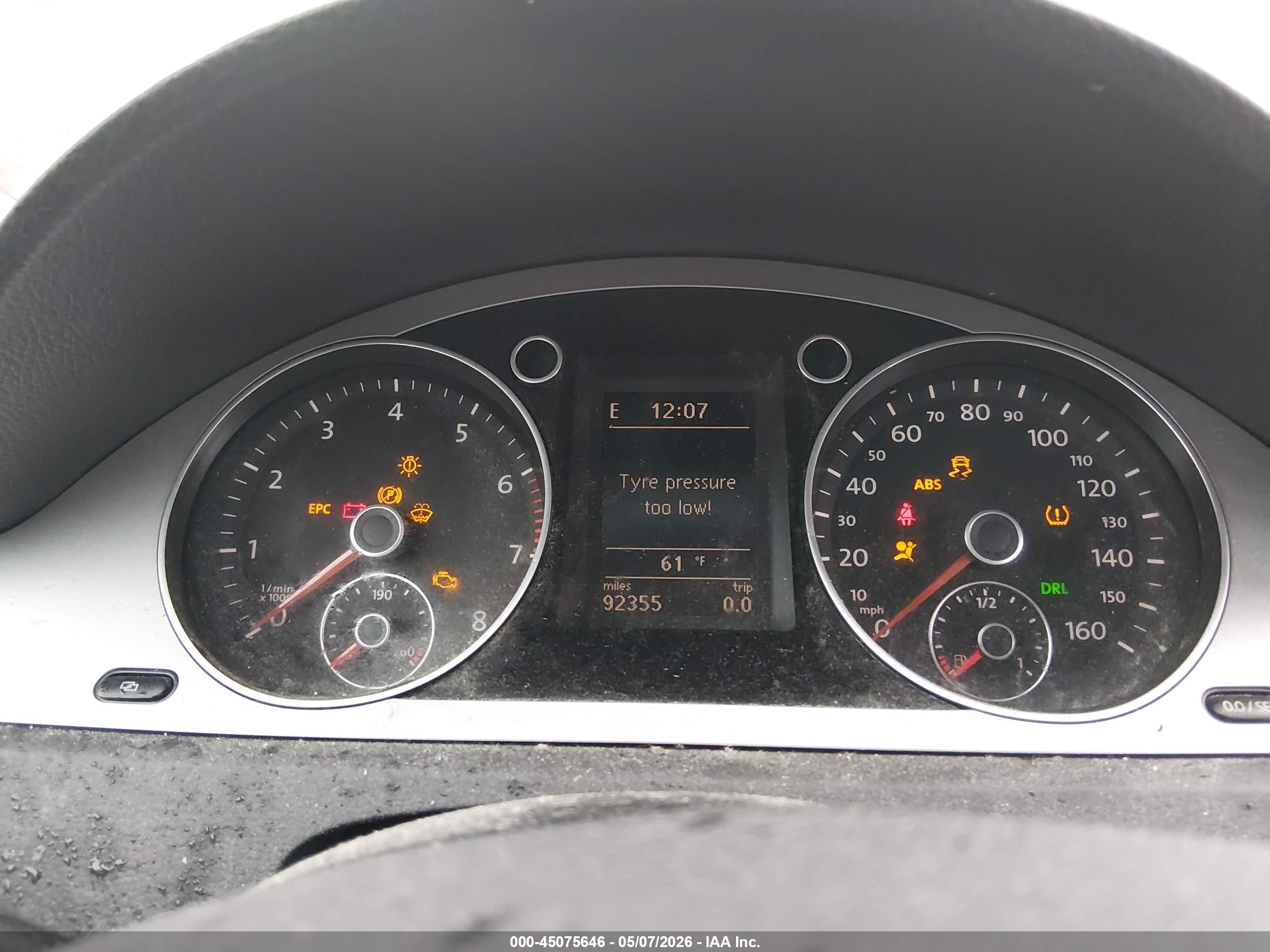 VOLKSWAGEN PASSAT image 7