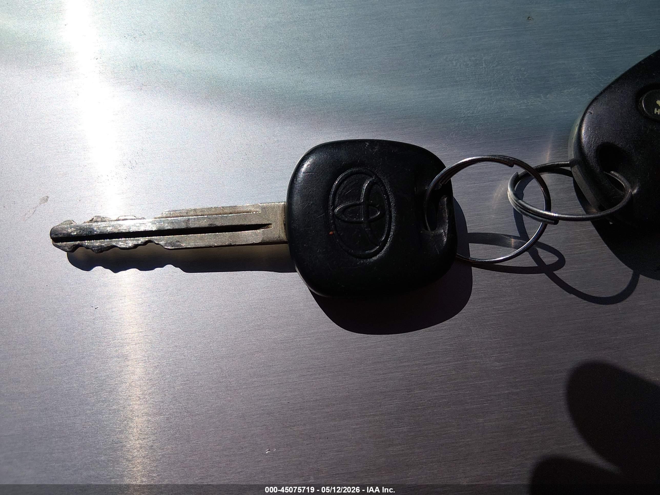 TOYOTA CAMRY image 11