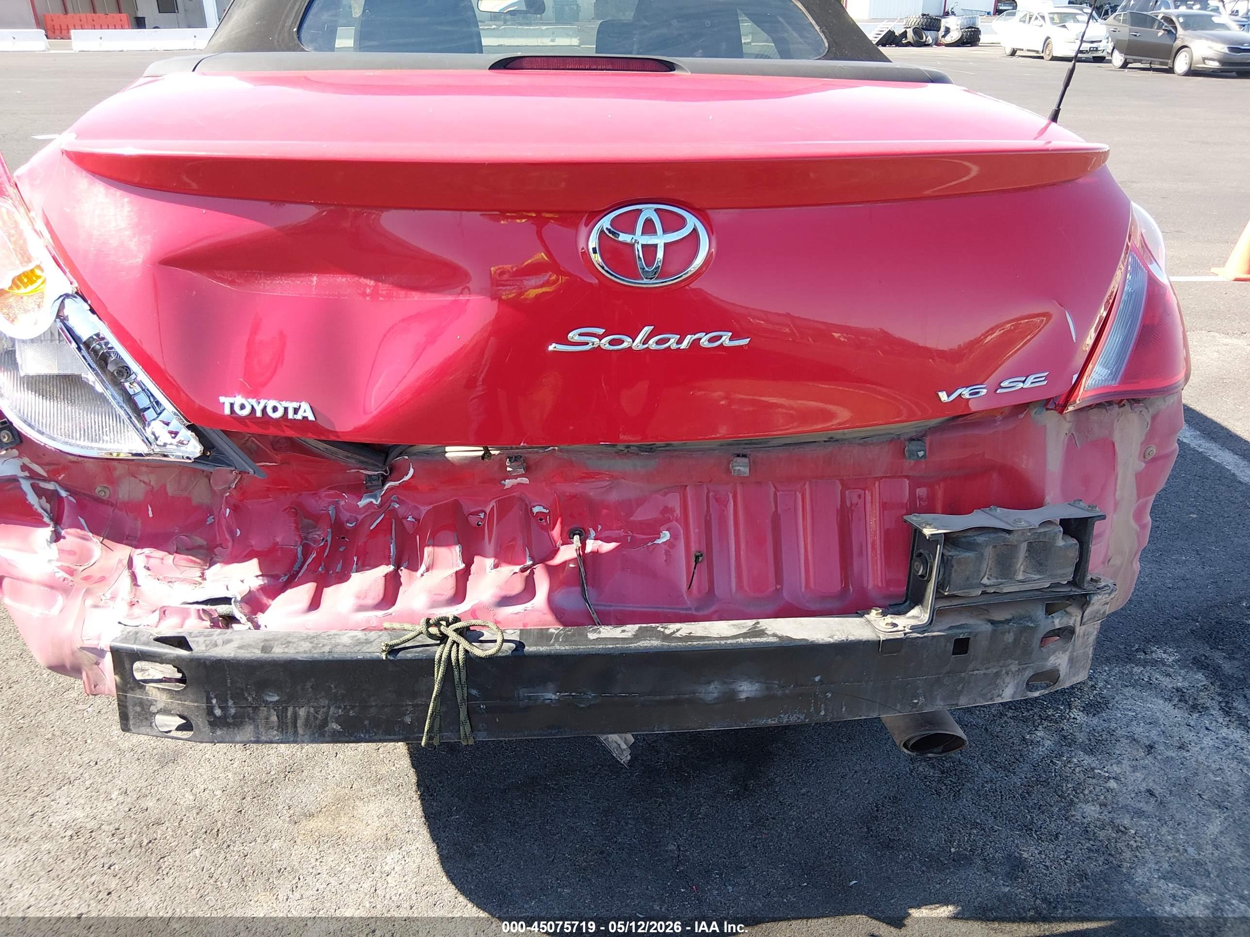 TOYOTA CAMRY image 6