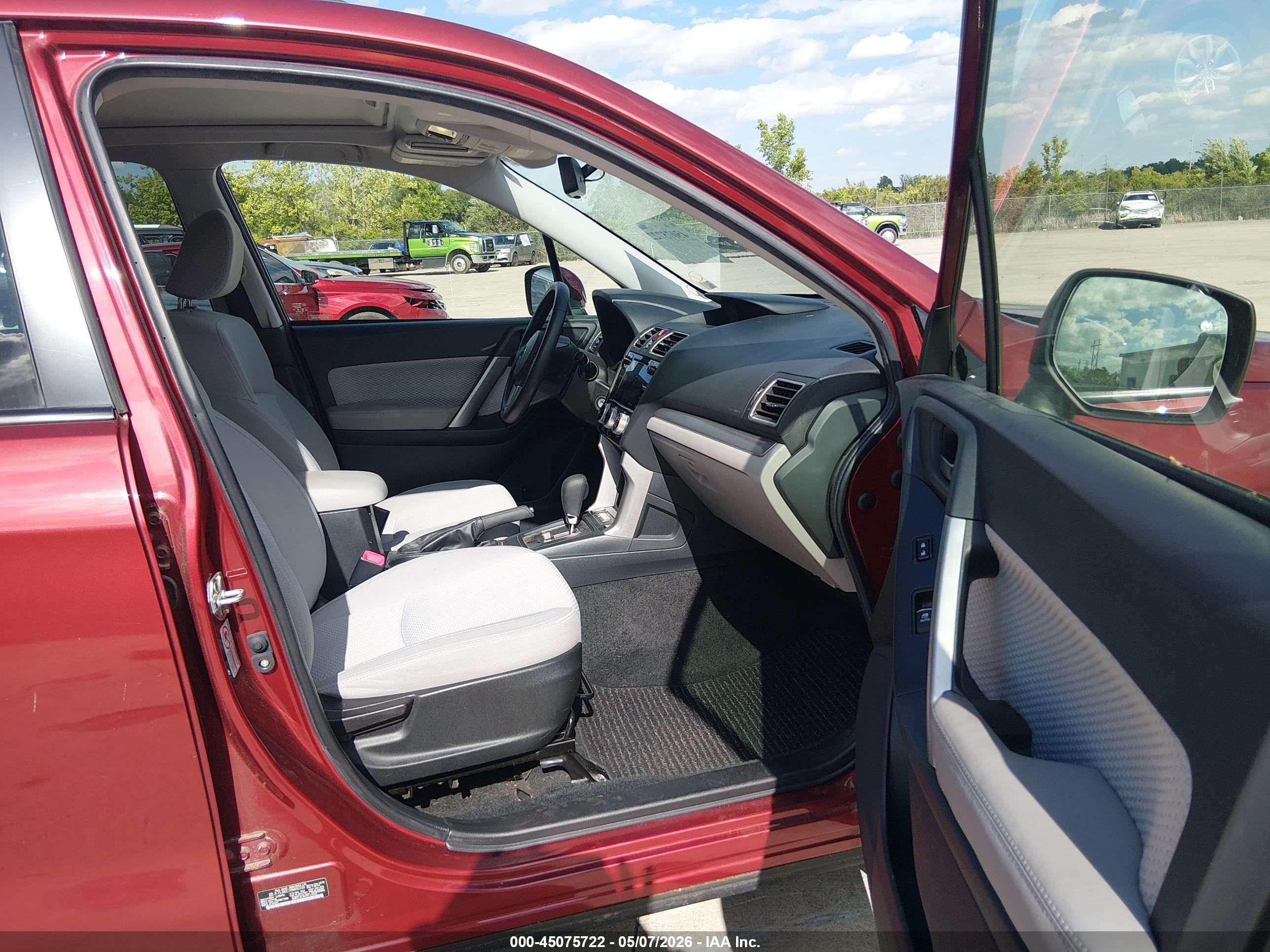 SUBARU FORESTER image 5