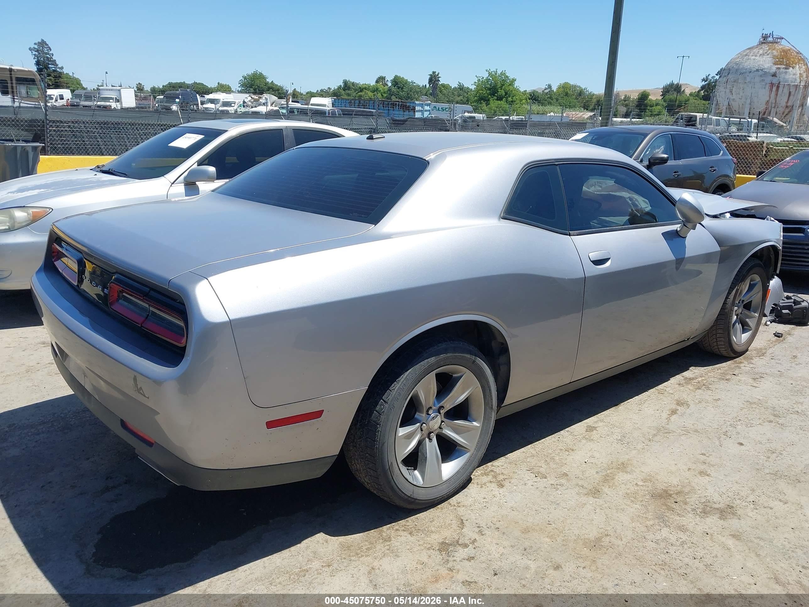 DODGE CHALLENGER image 4