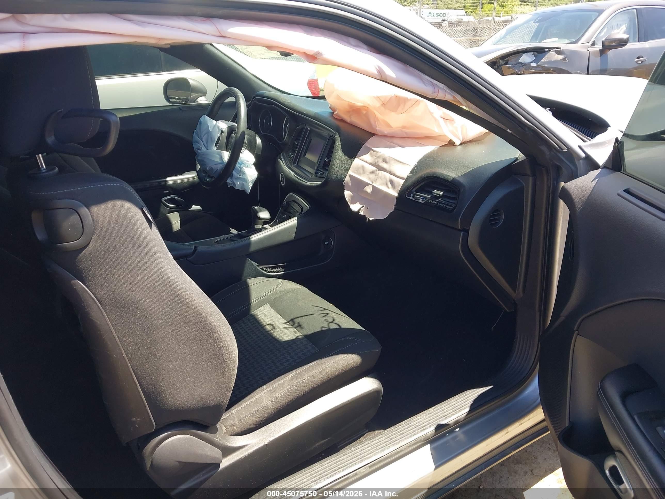 DODGE CHALLENGER image 5