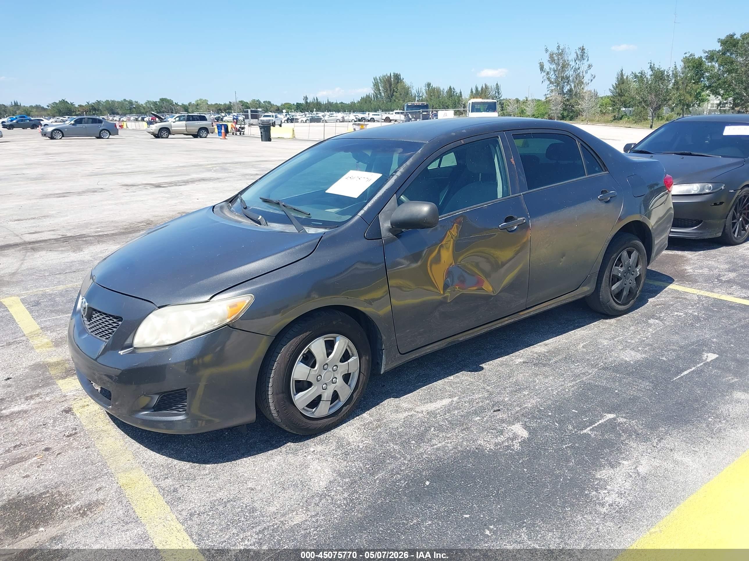TOYOTA COROLLA image 2