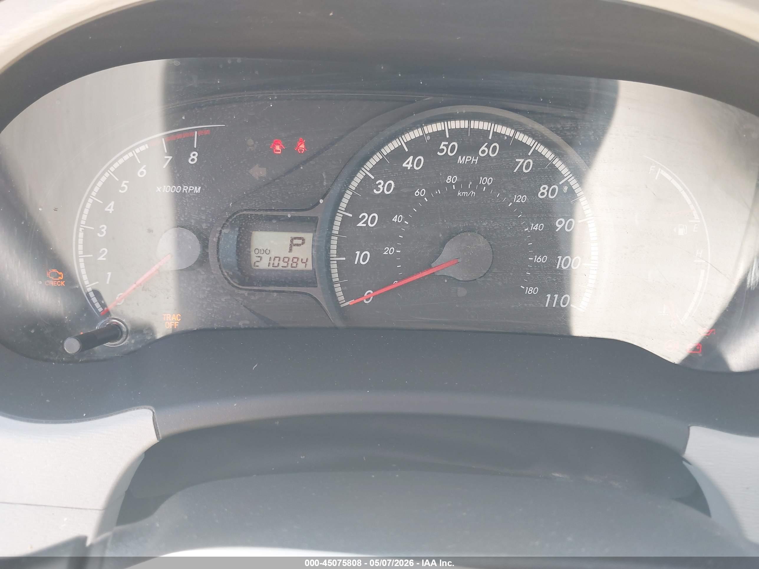 TOYOTA SIENNA image 7