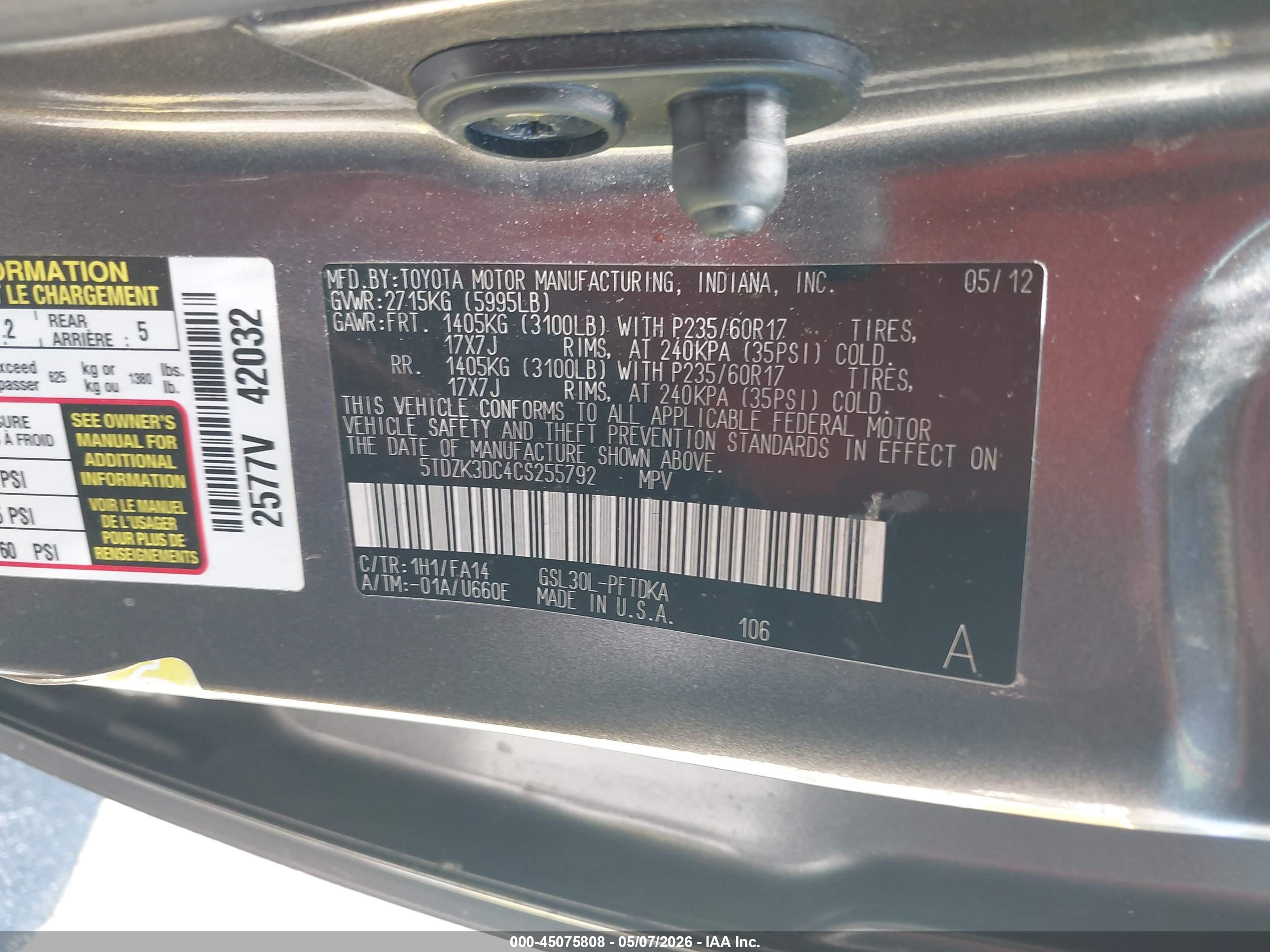 TOYOTA SIENNA image 9