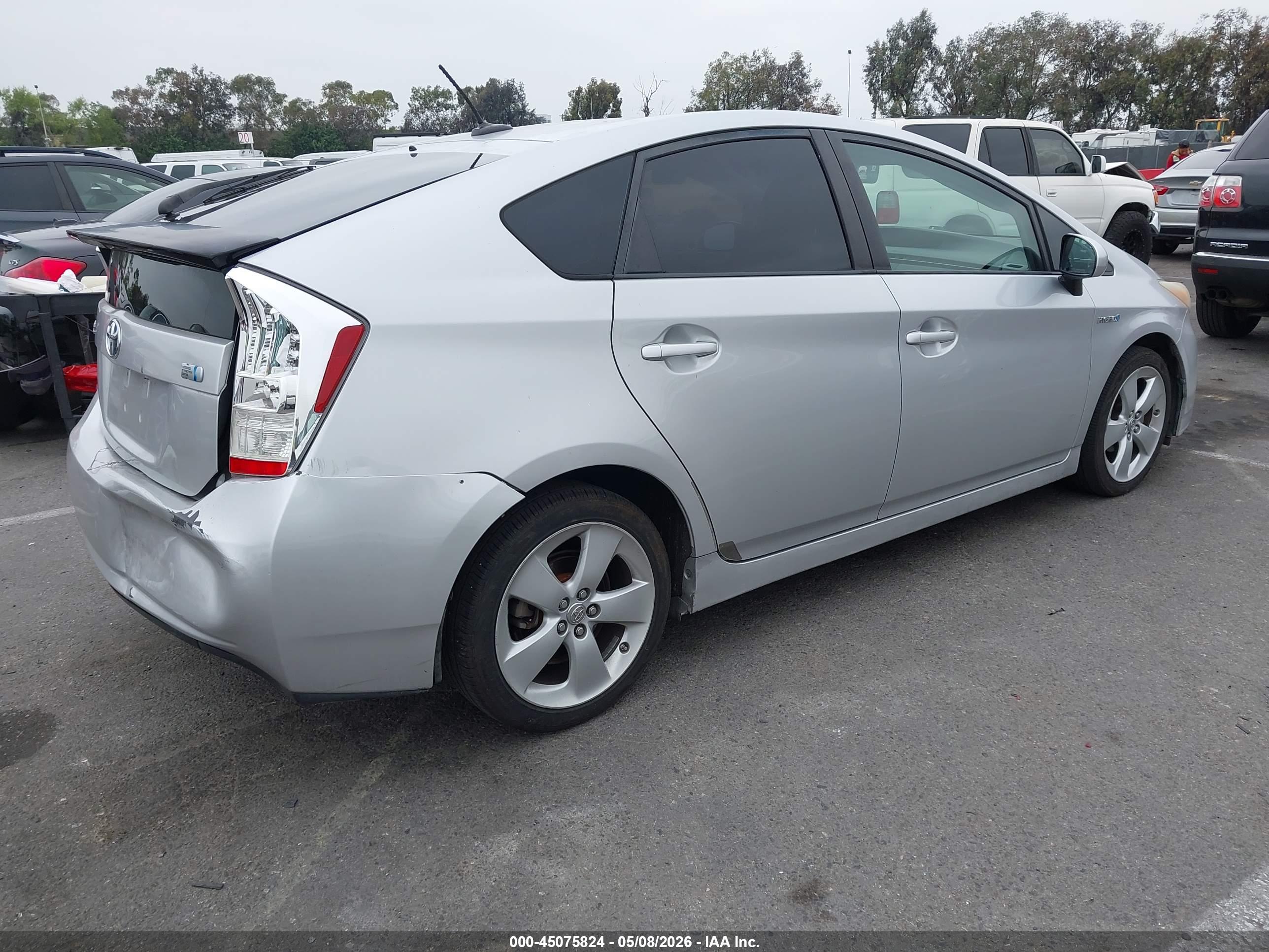TOYOTA PRIUS image 4
