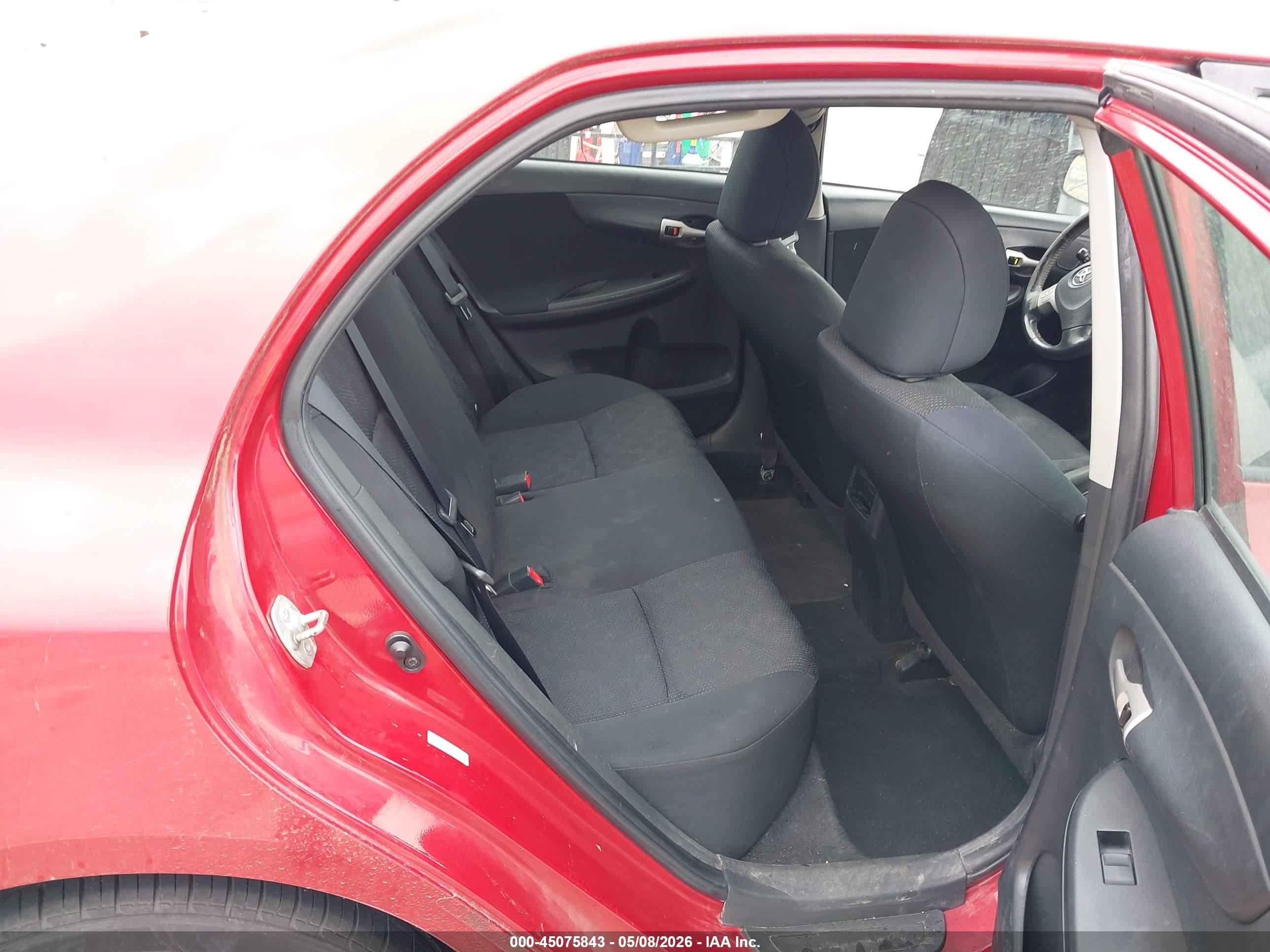 TOYOTA COROLLA image 8