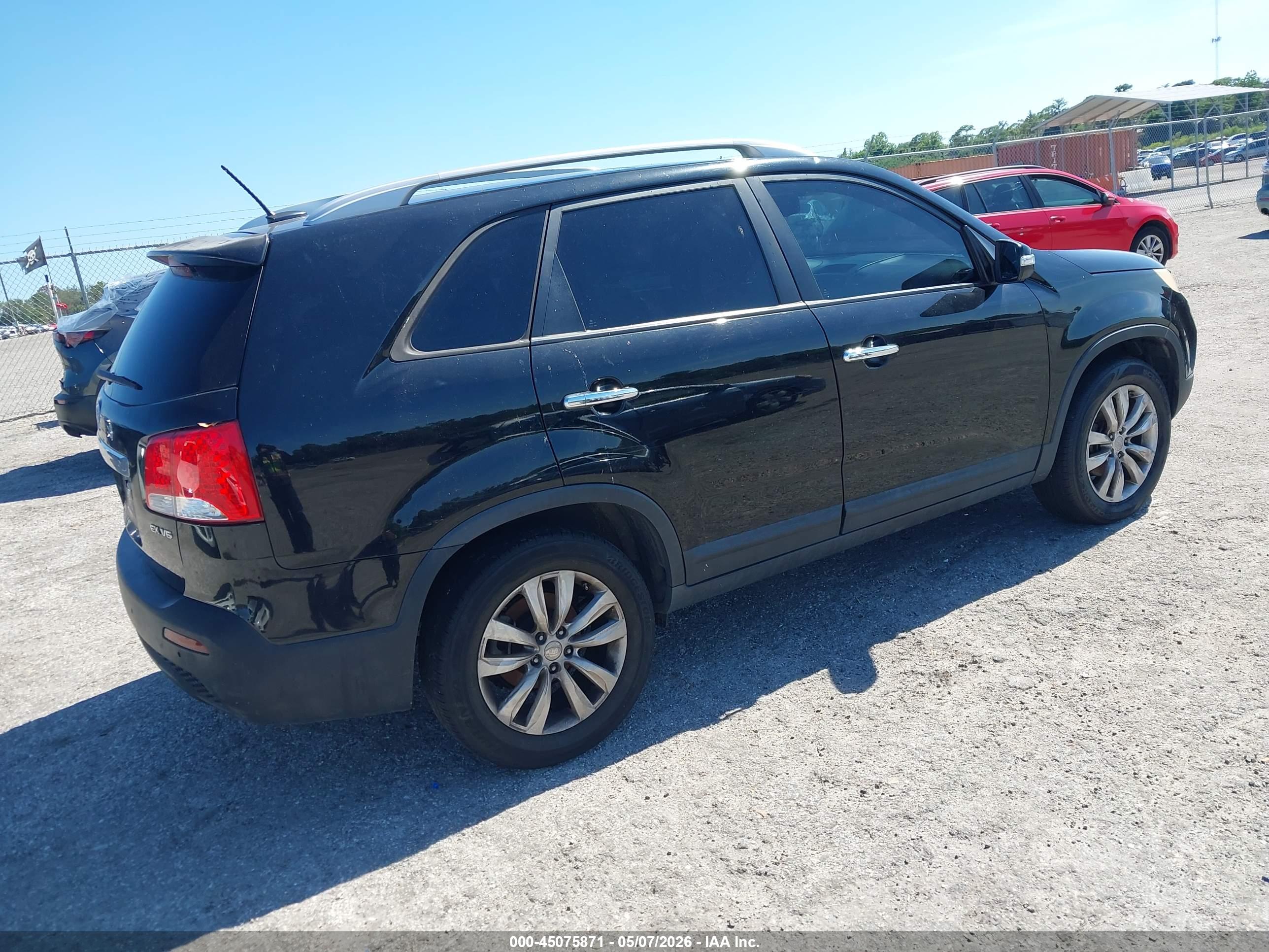 KIA SORENTO image 4