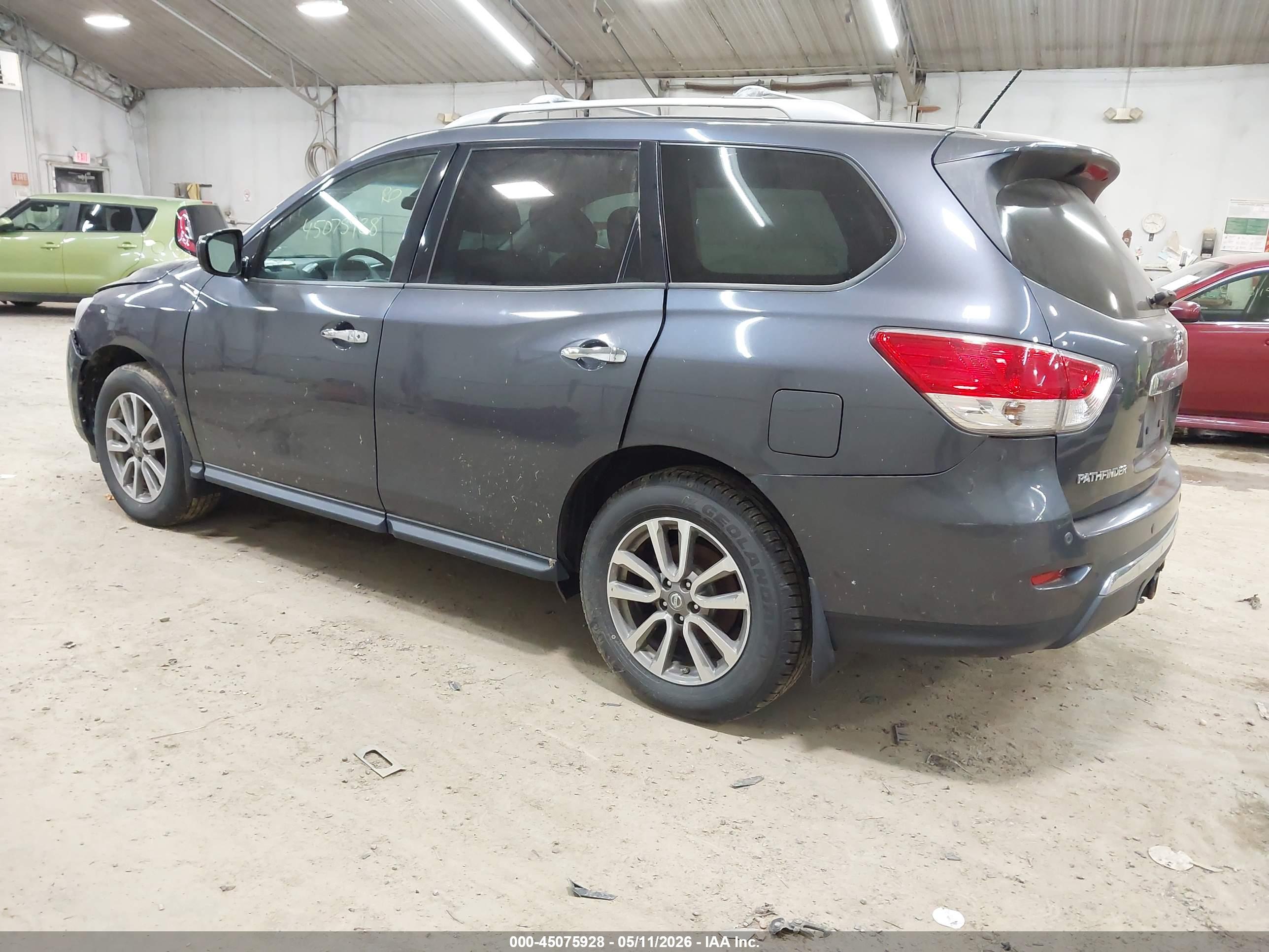 NISSAN PATHFINDER image 3