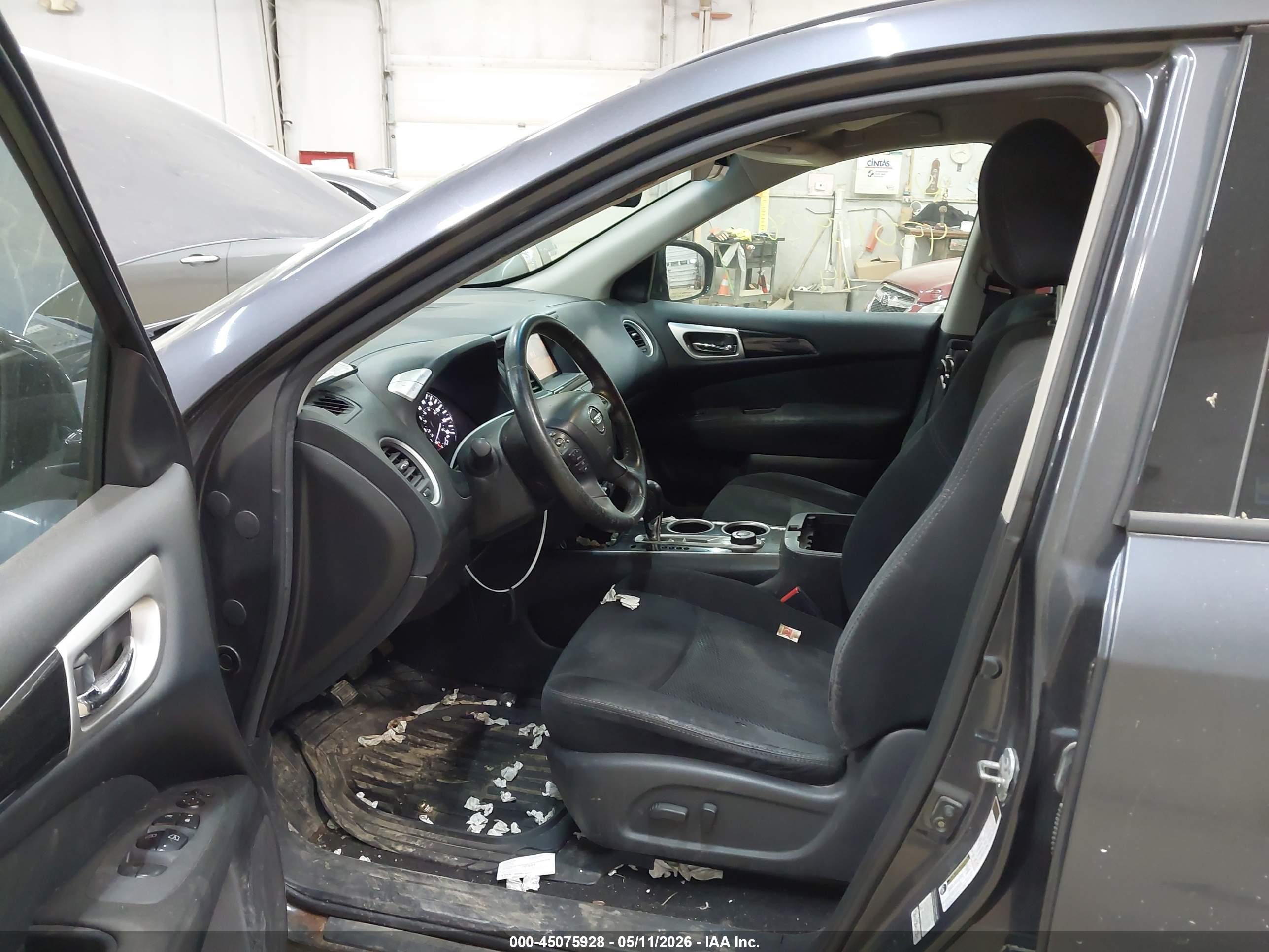 NISSAN PATHFINDER image 5
