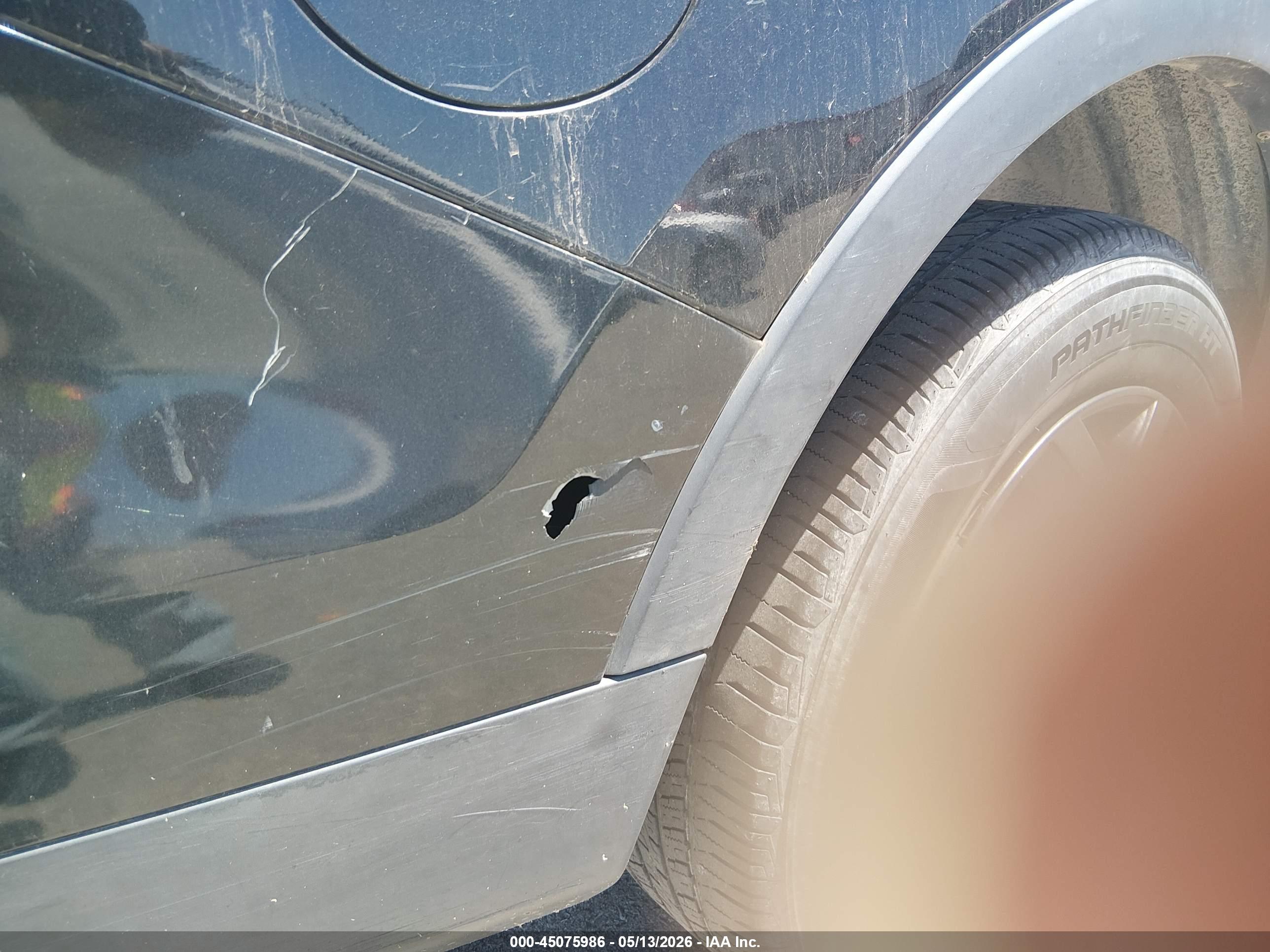 FORD EXPLORER image 6