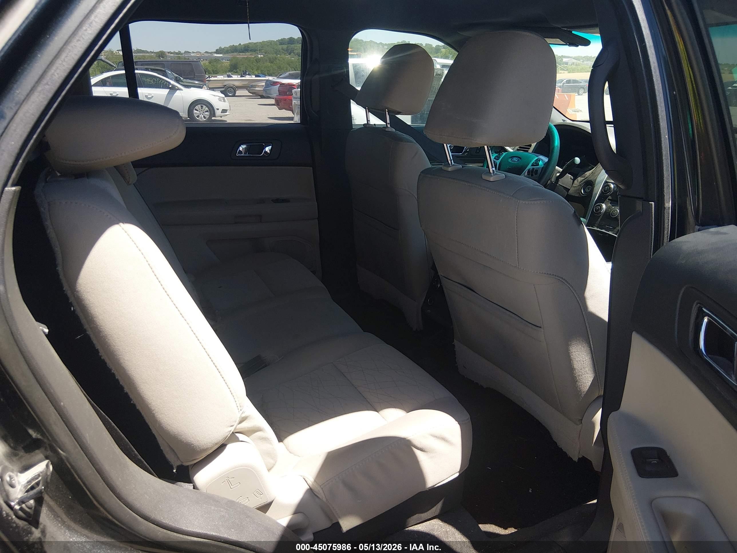 FORD EXPLORER image 8