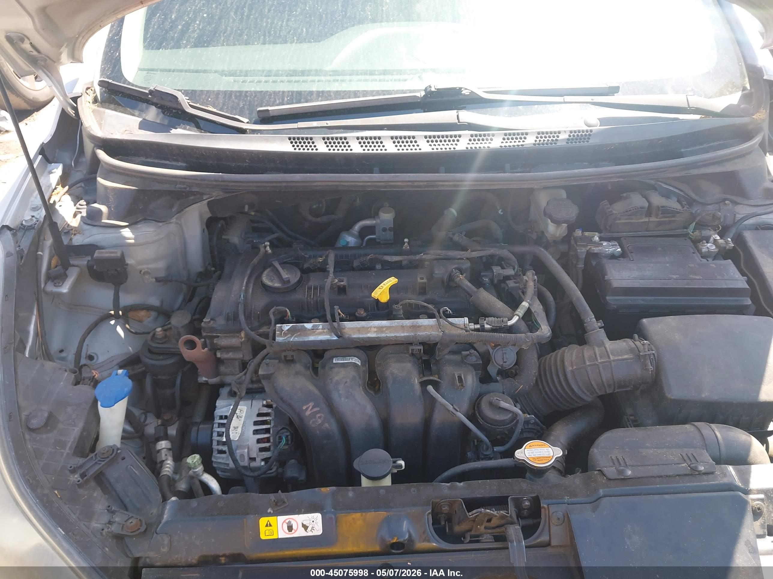 HYUNDAI ELANTRA image 10