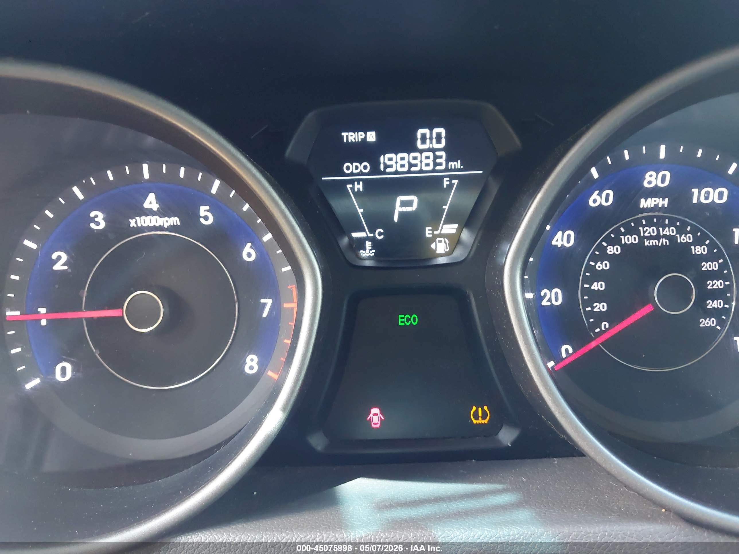 HYUNDAI ELANTRA image 7