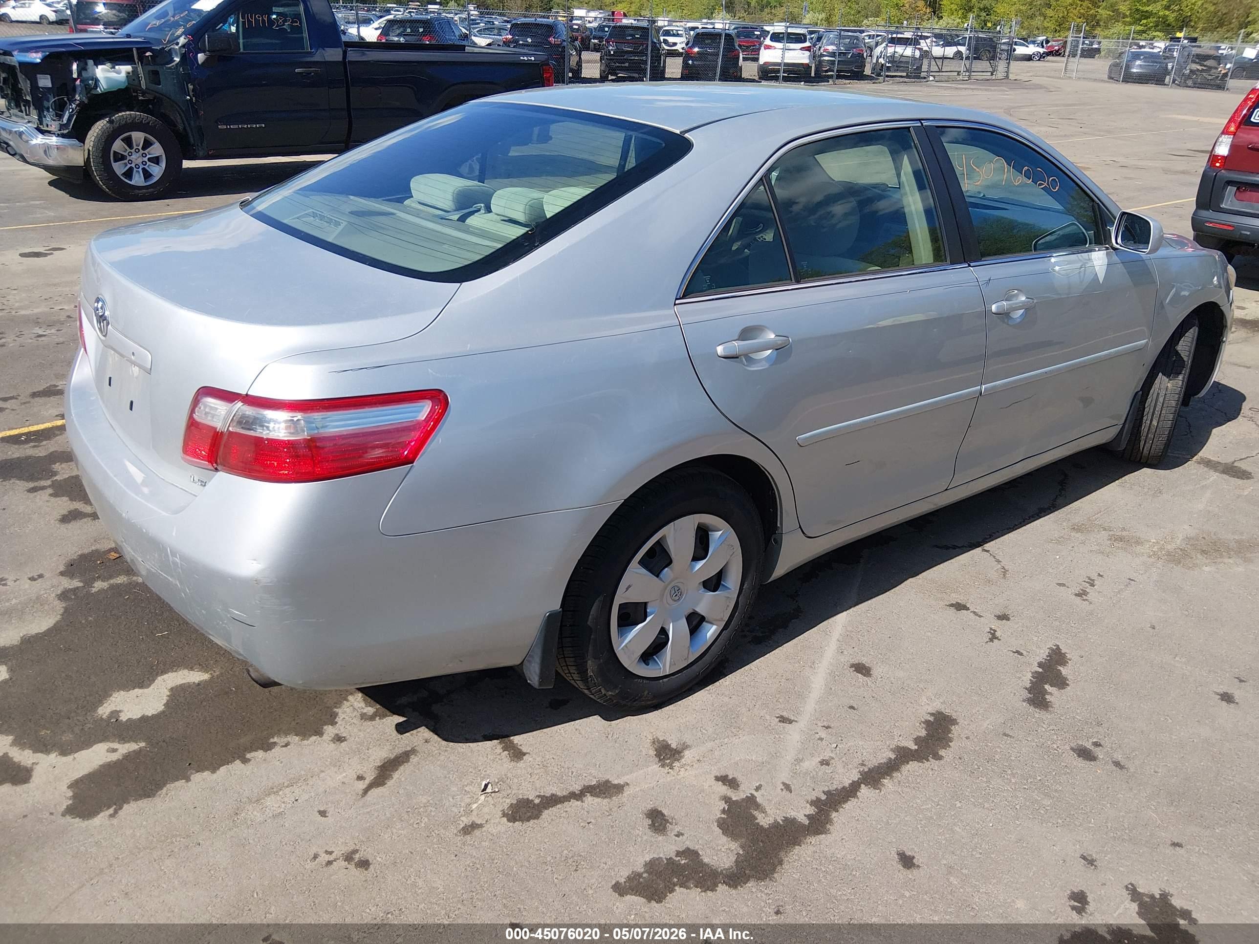 TOYOTA CAMRY image 4