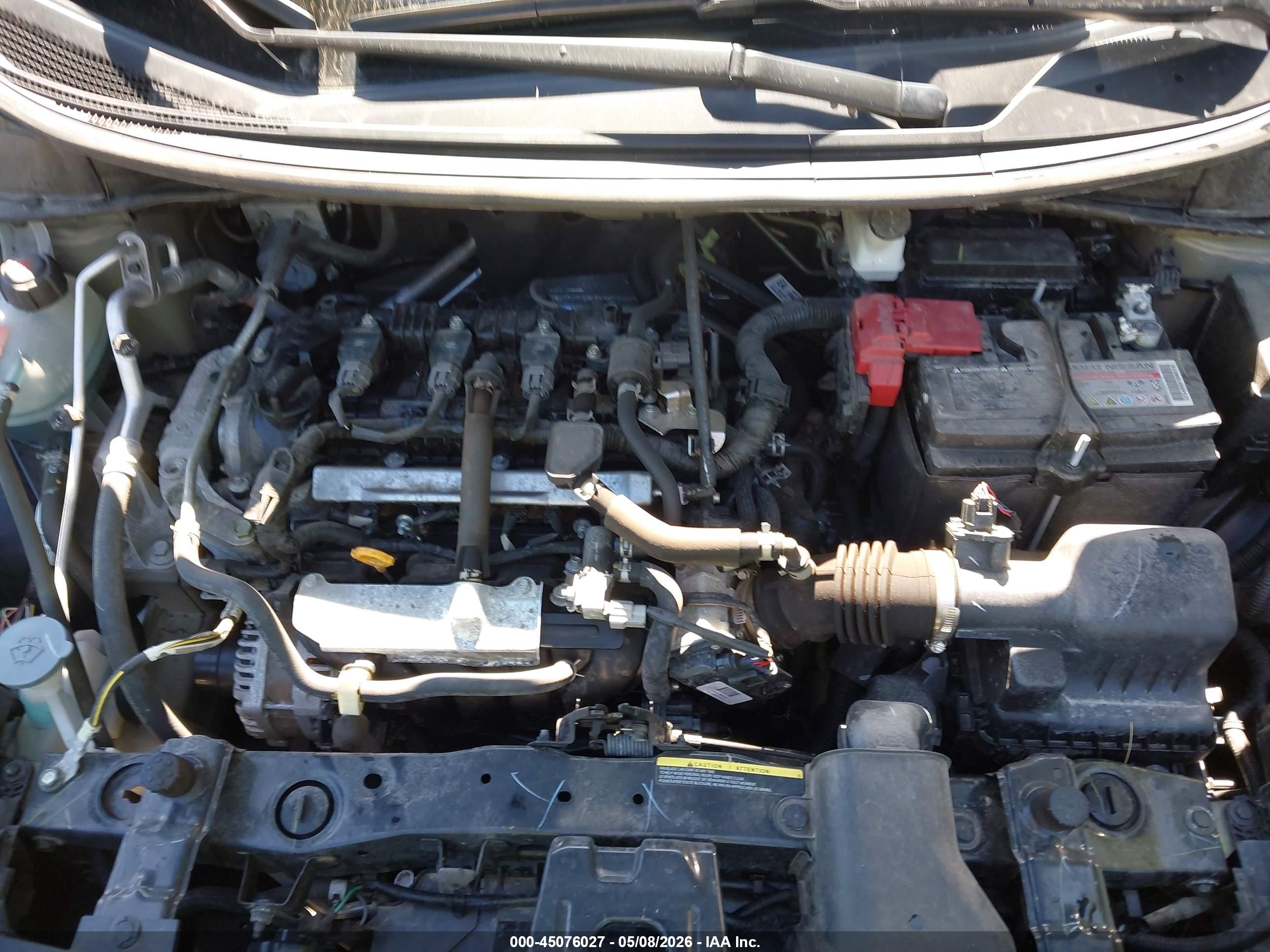NISSAN VERSA image 10