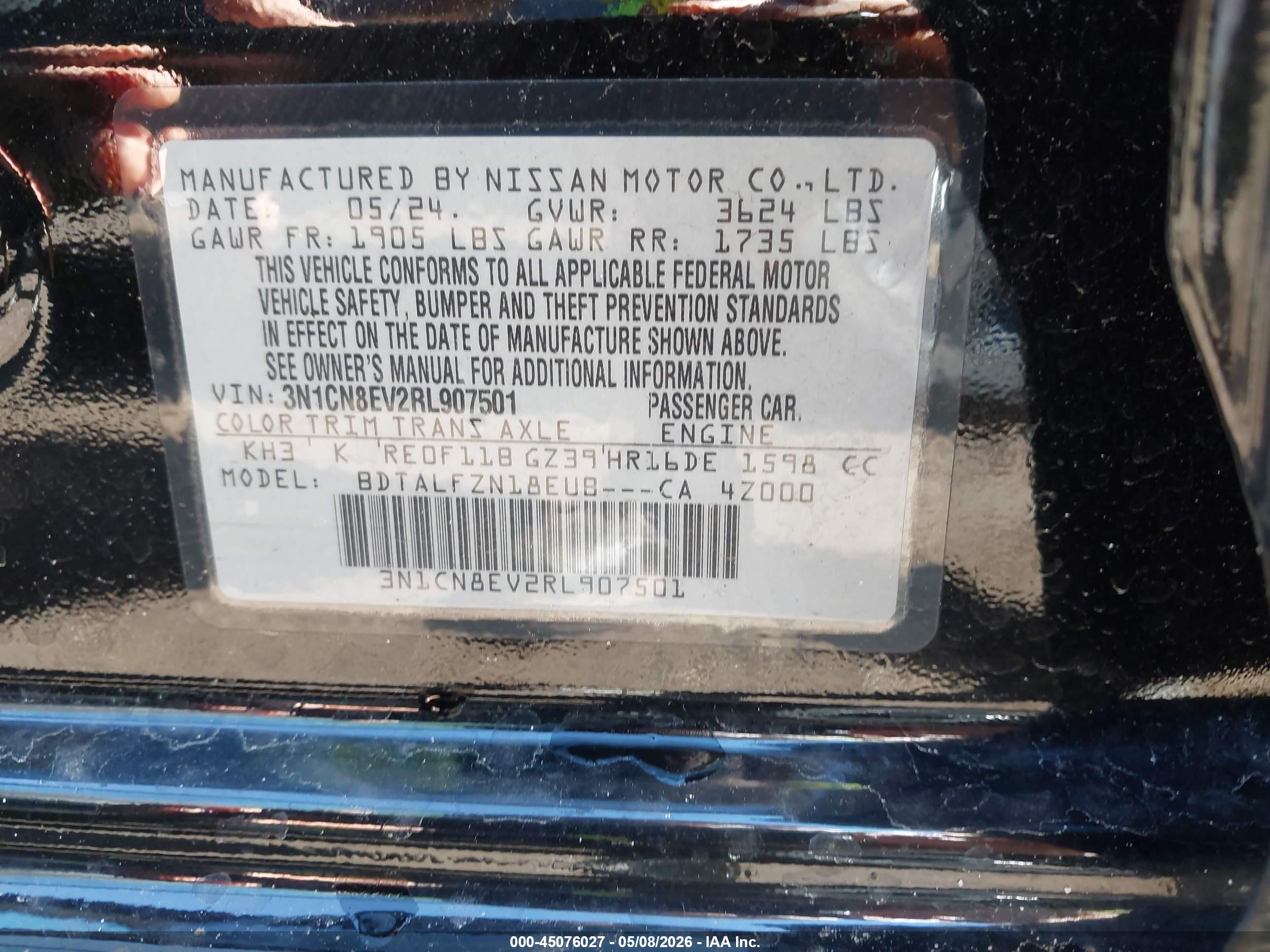 NISSAN VERSA image 9