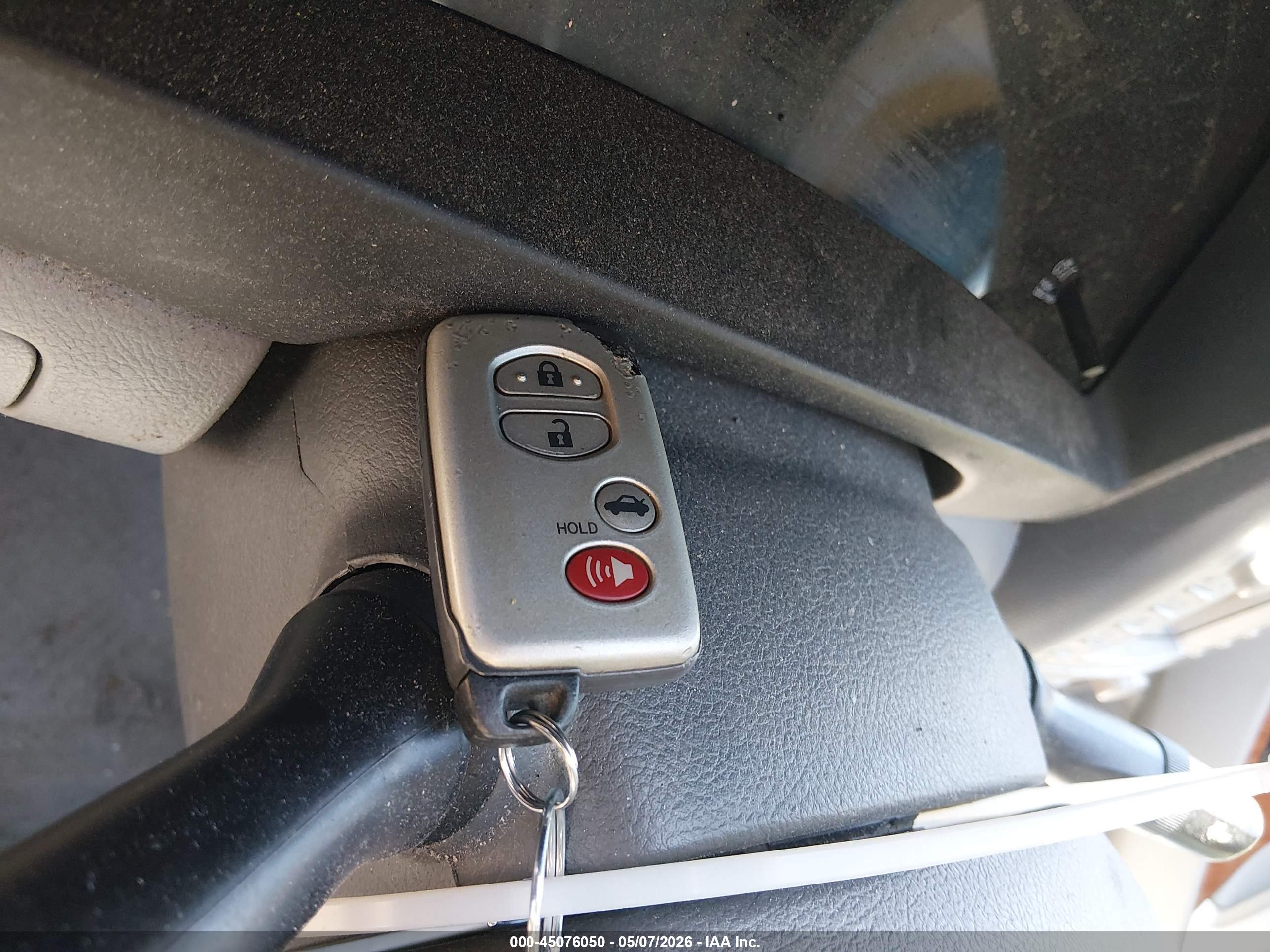 TOYOTA CAMRY image 11