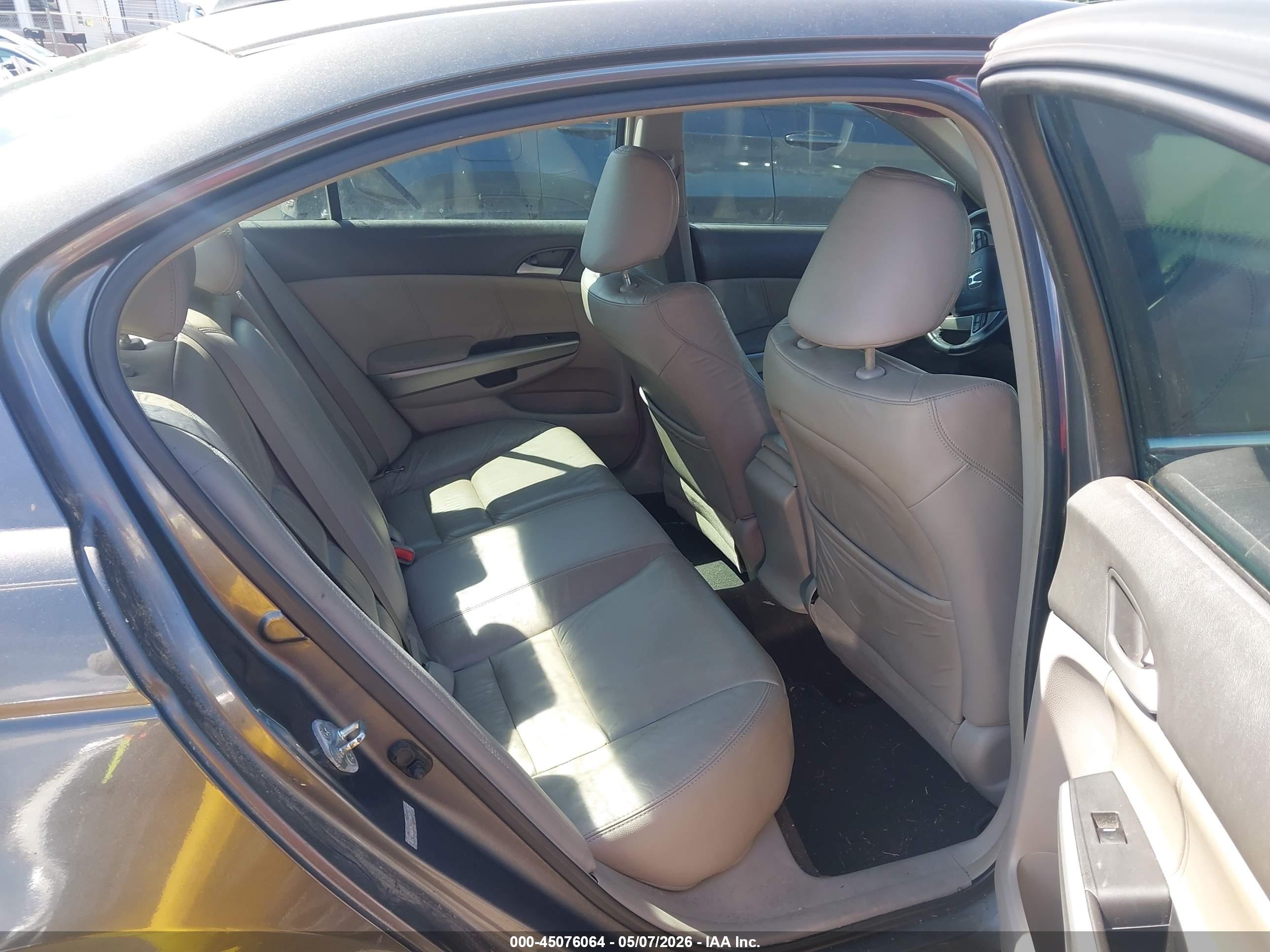 HONDA ACCORD image 8