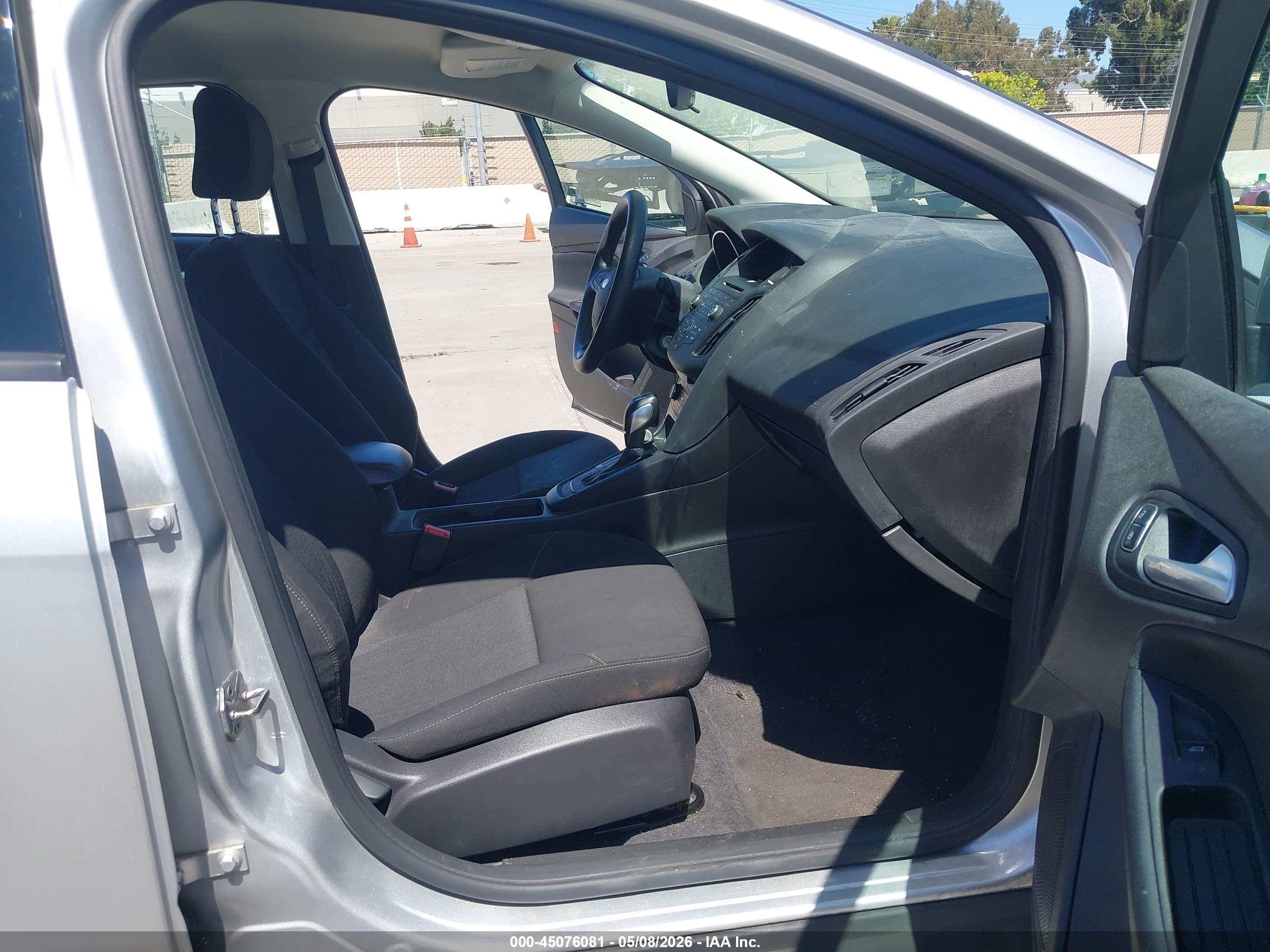 FORD FOCUS image 5