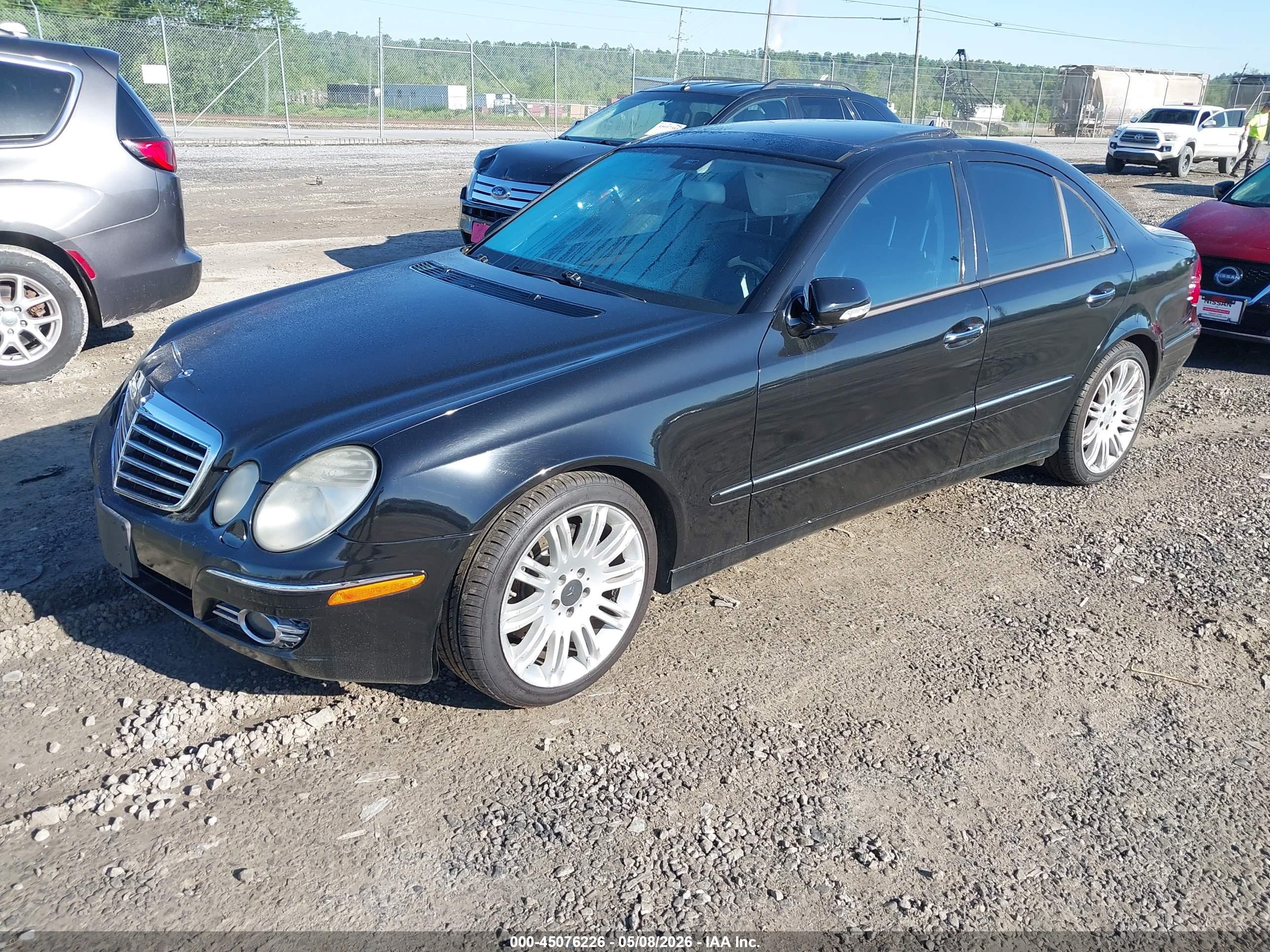 MERCEDES-BENZ E image 2