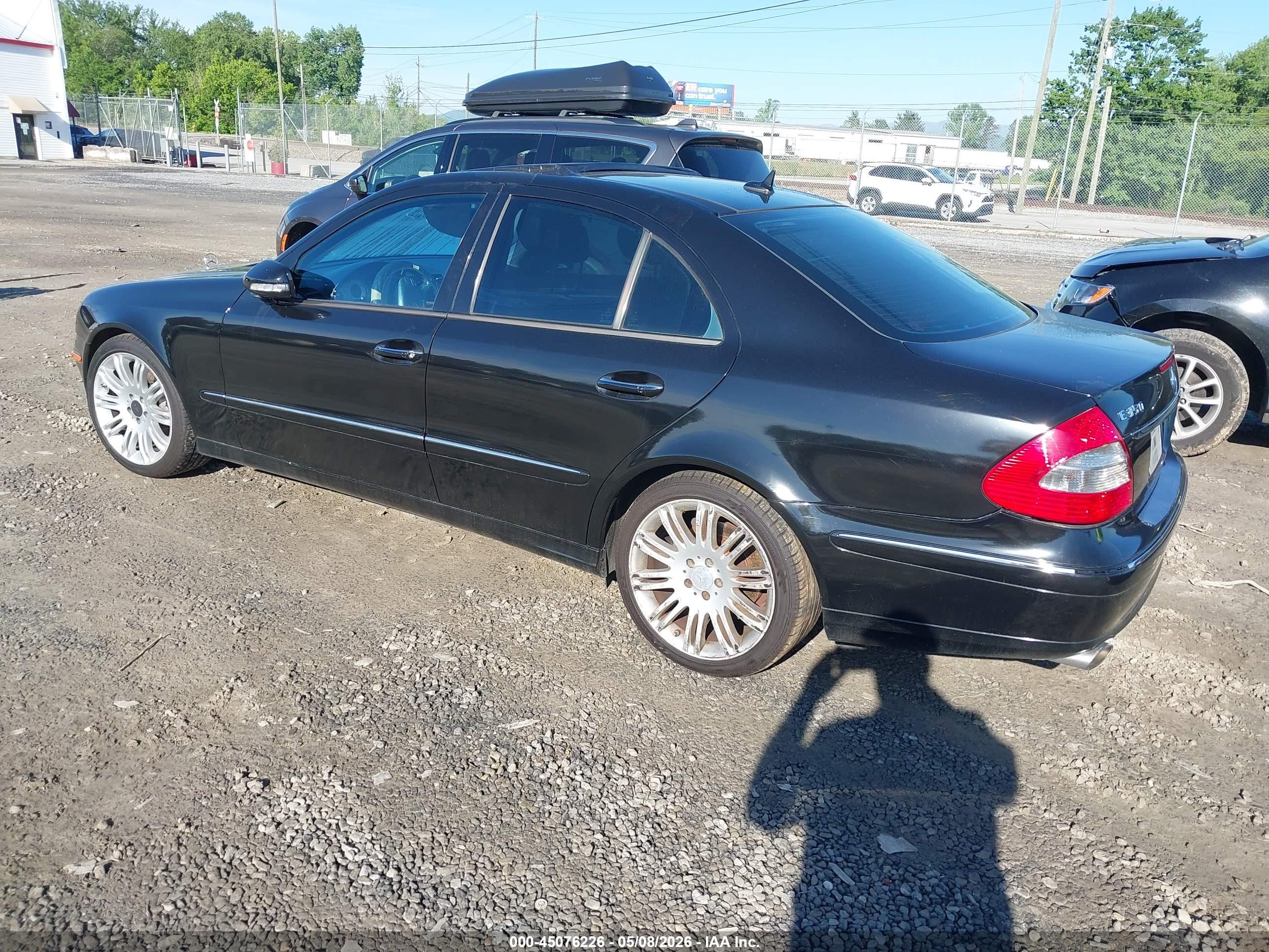 MERCEDES-BENZ E image 3