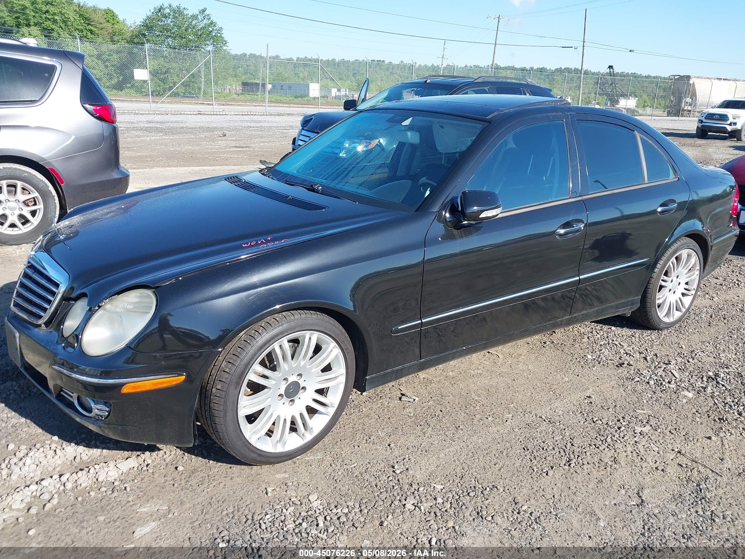 MERCEDES-BENZ E image 6