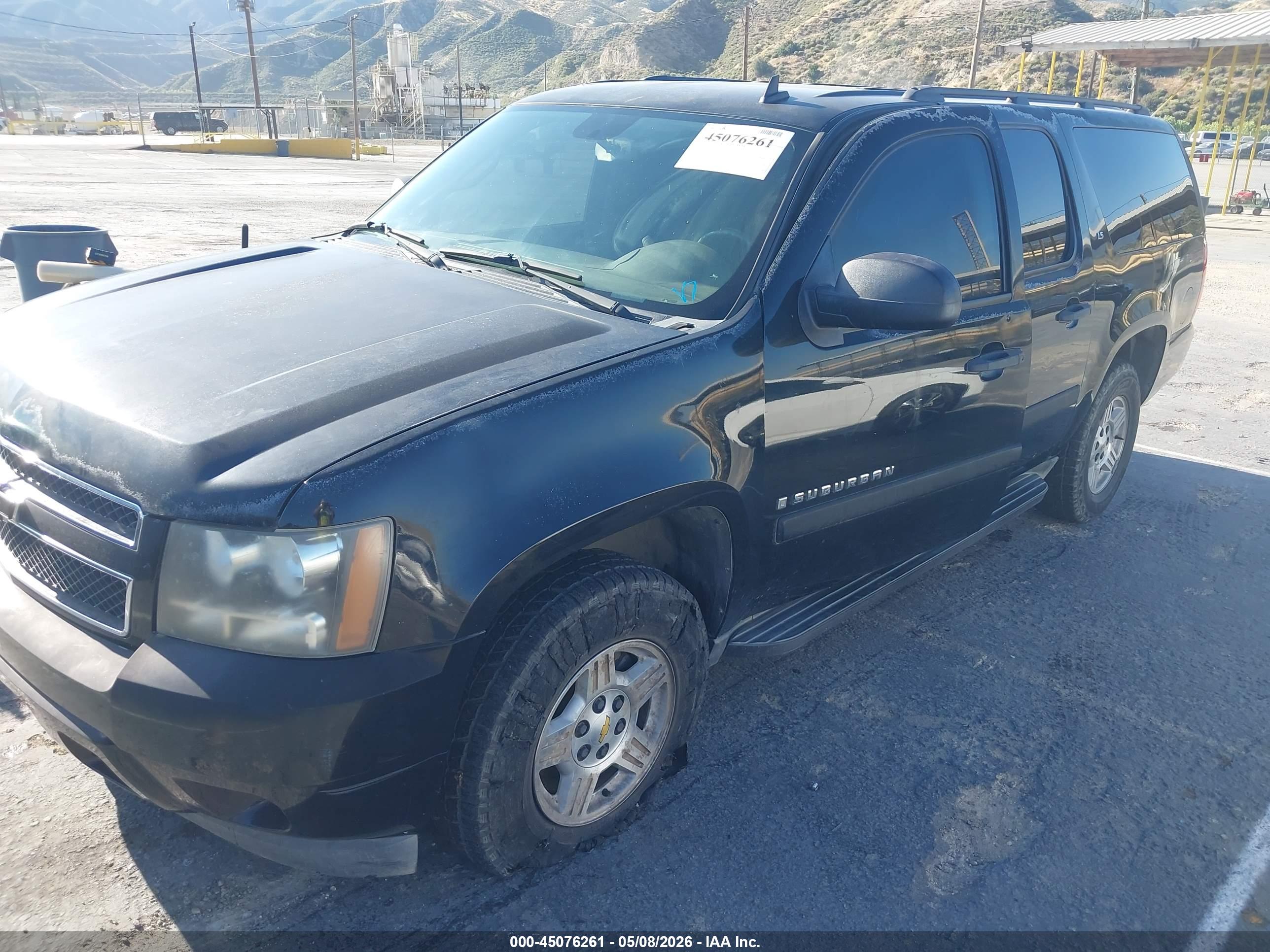 CHEVROLET SUBURBAN image 6
