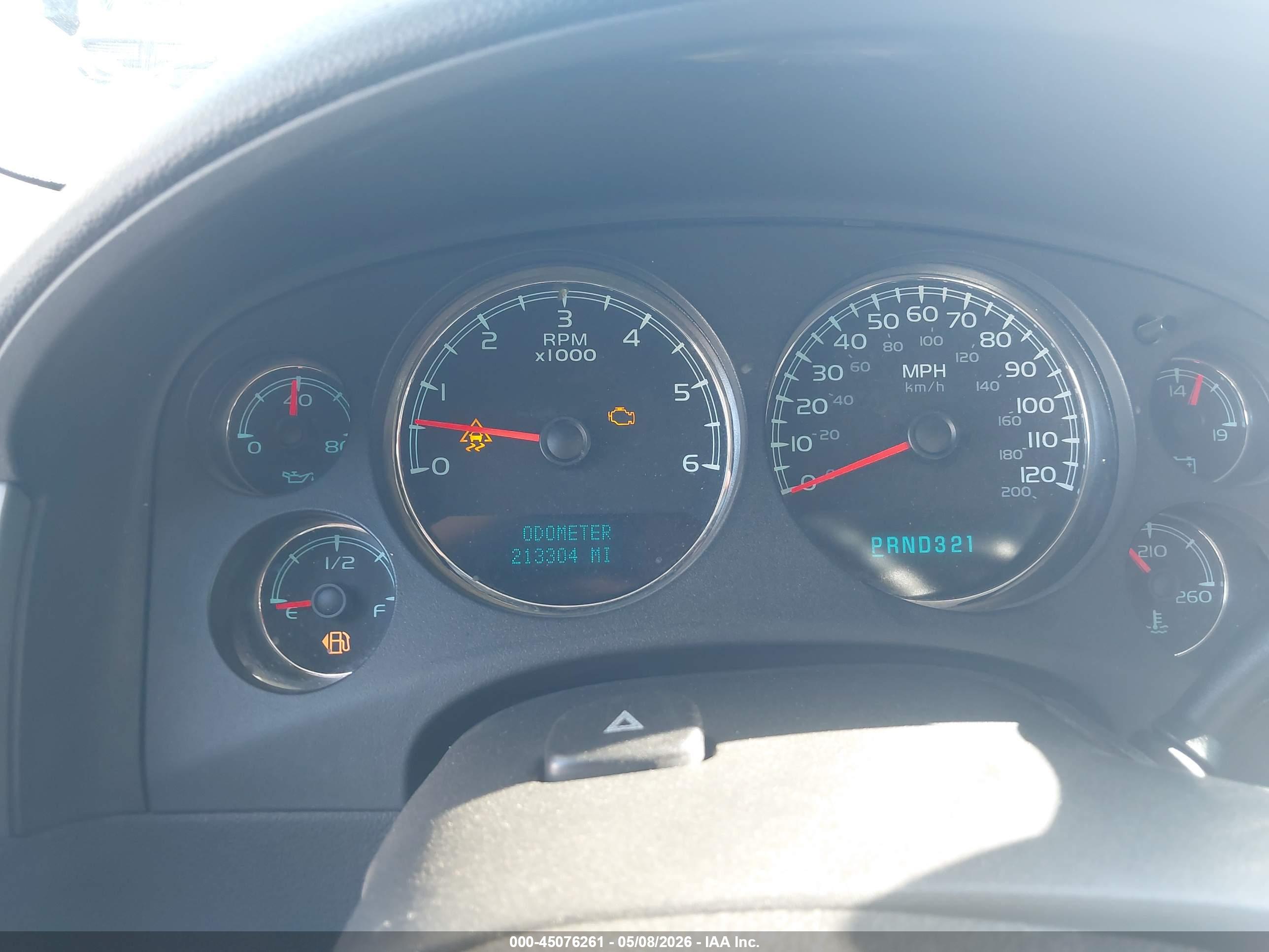 CHEVROLET SUBURBAN image 7
