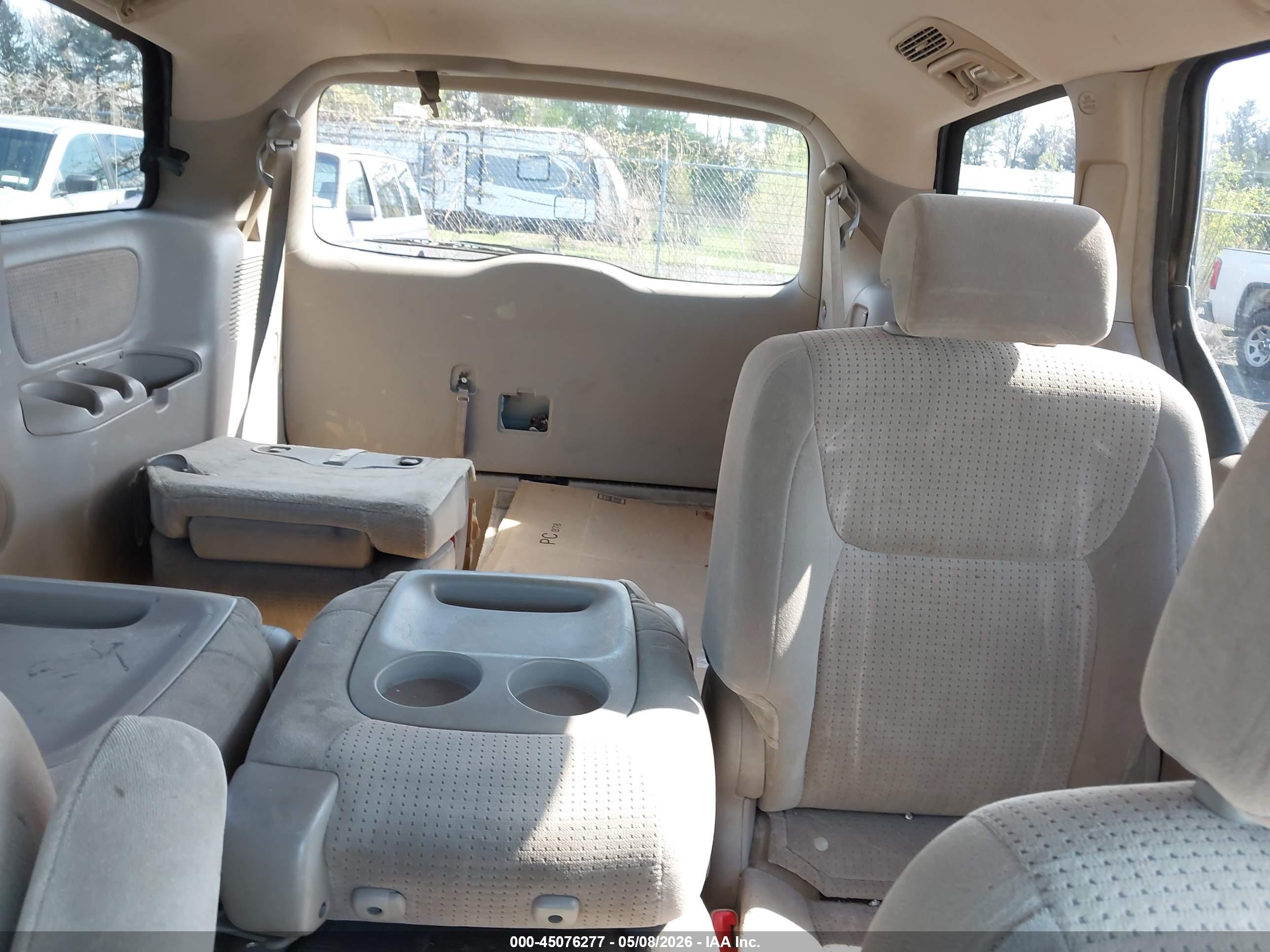 TOYOTA SIENNA image 8