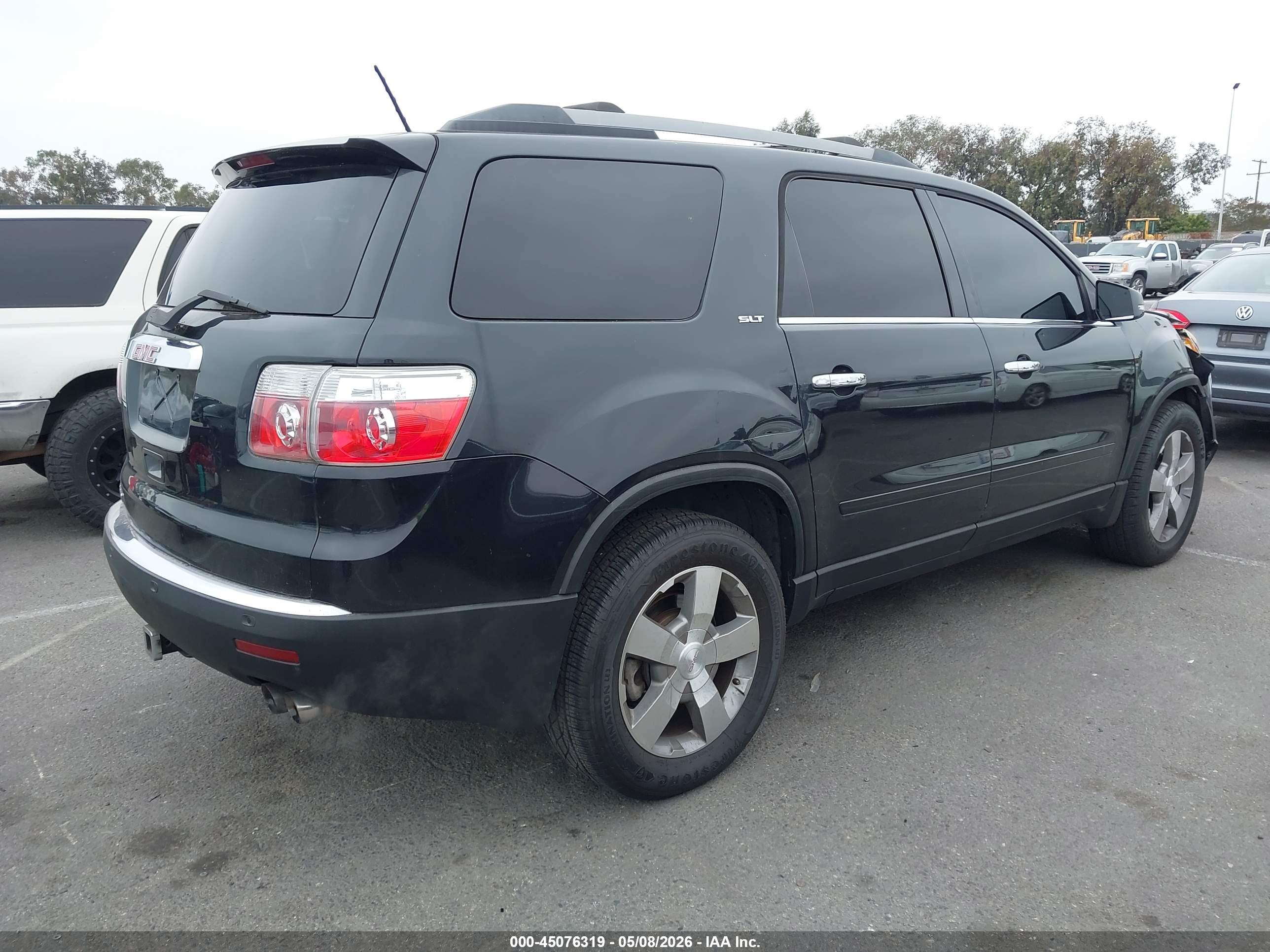 GMC ACADIA image 4