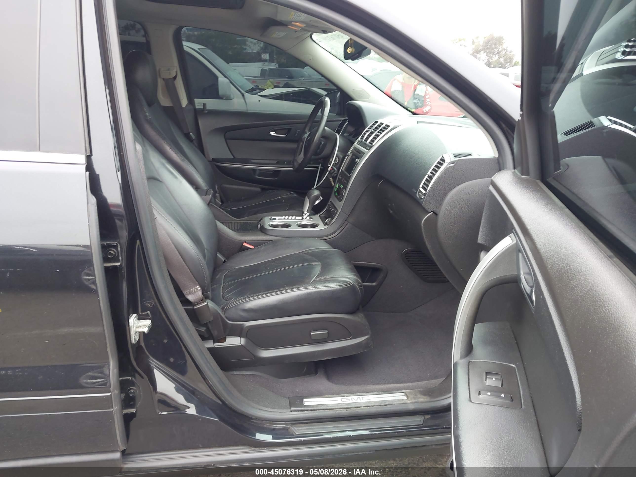 GMC ACADIA image 5