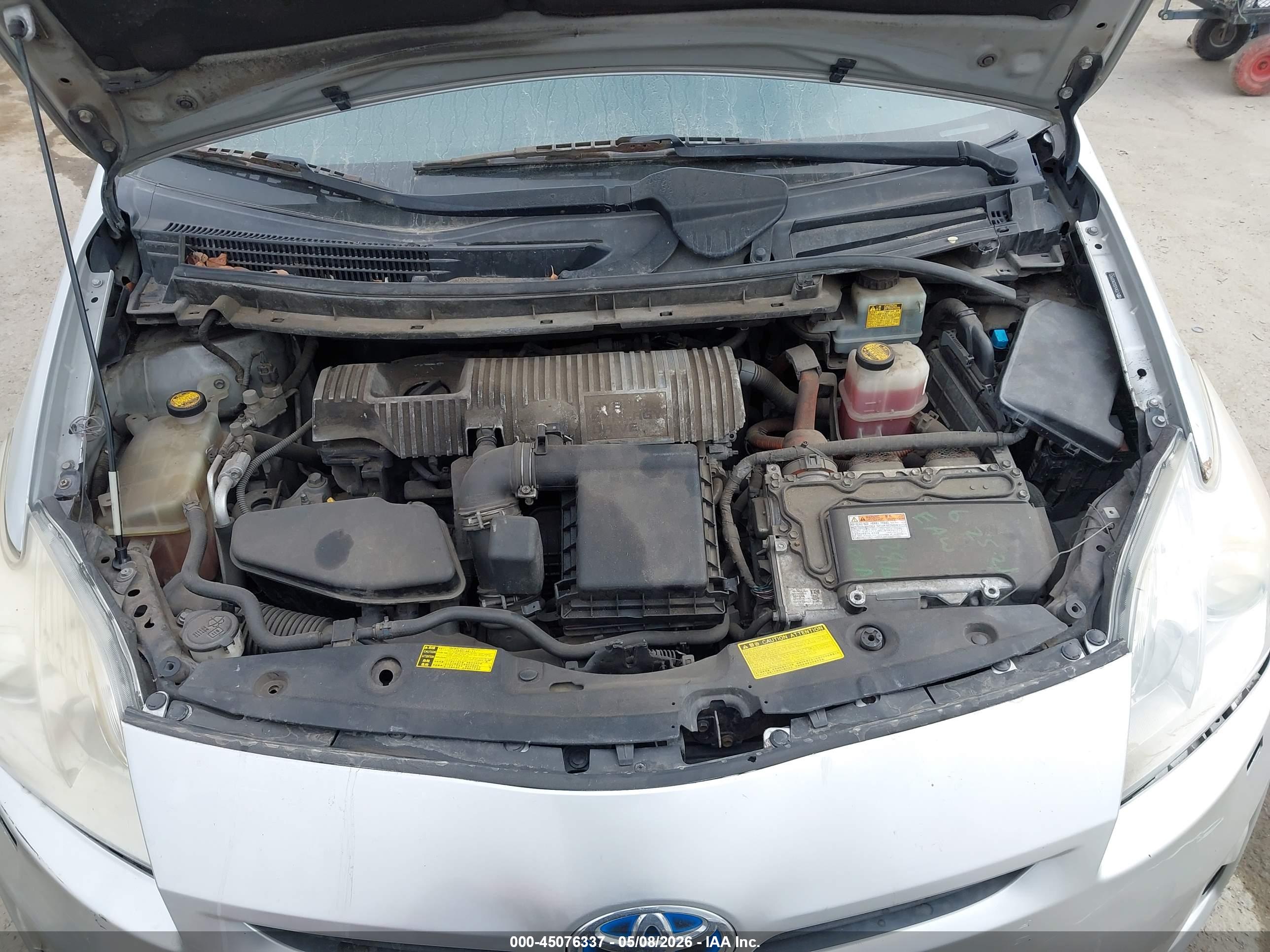 TOYOTA PRIUS image 10