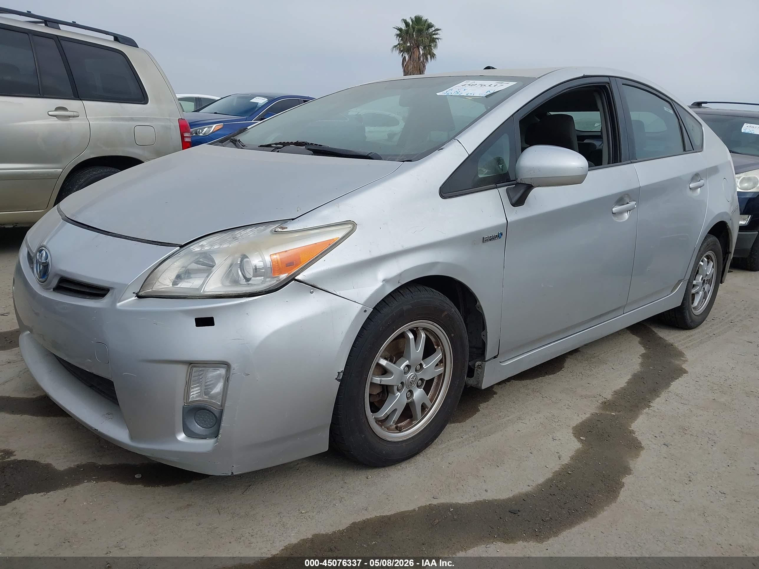 TOYOTA PRIUS image 2