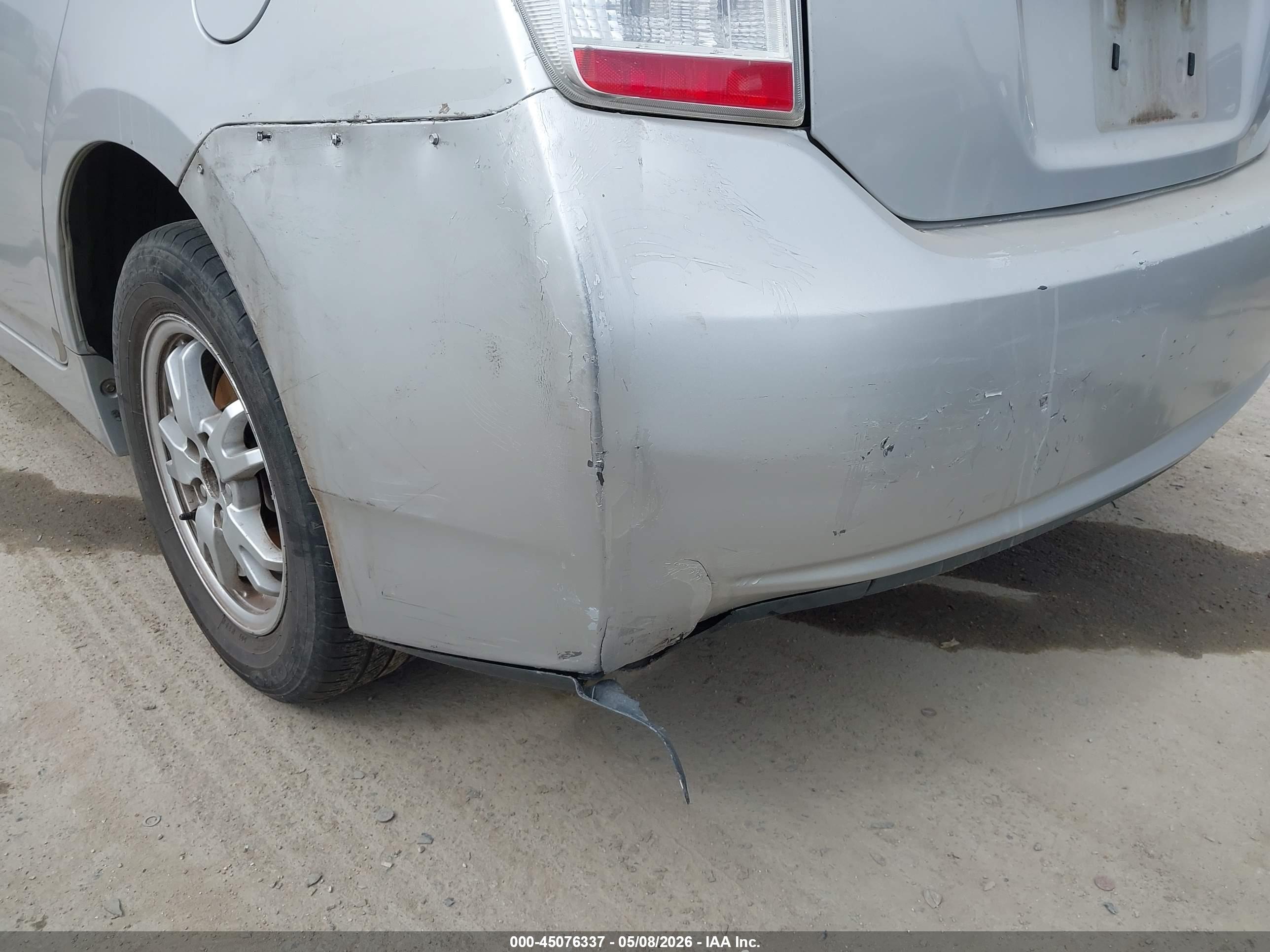 TOYOTA PRIUS image 6