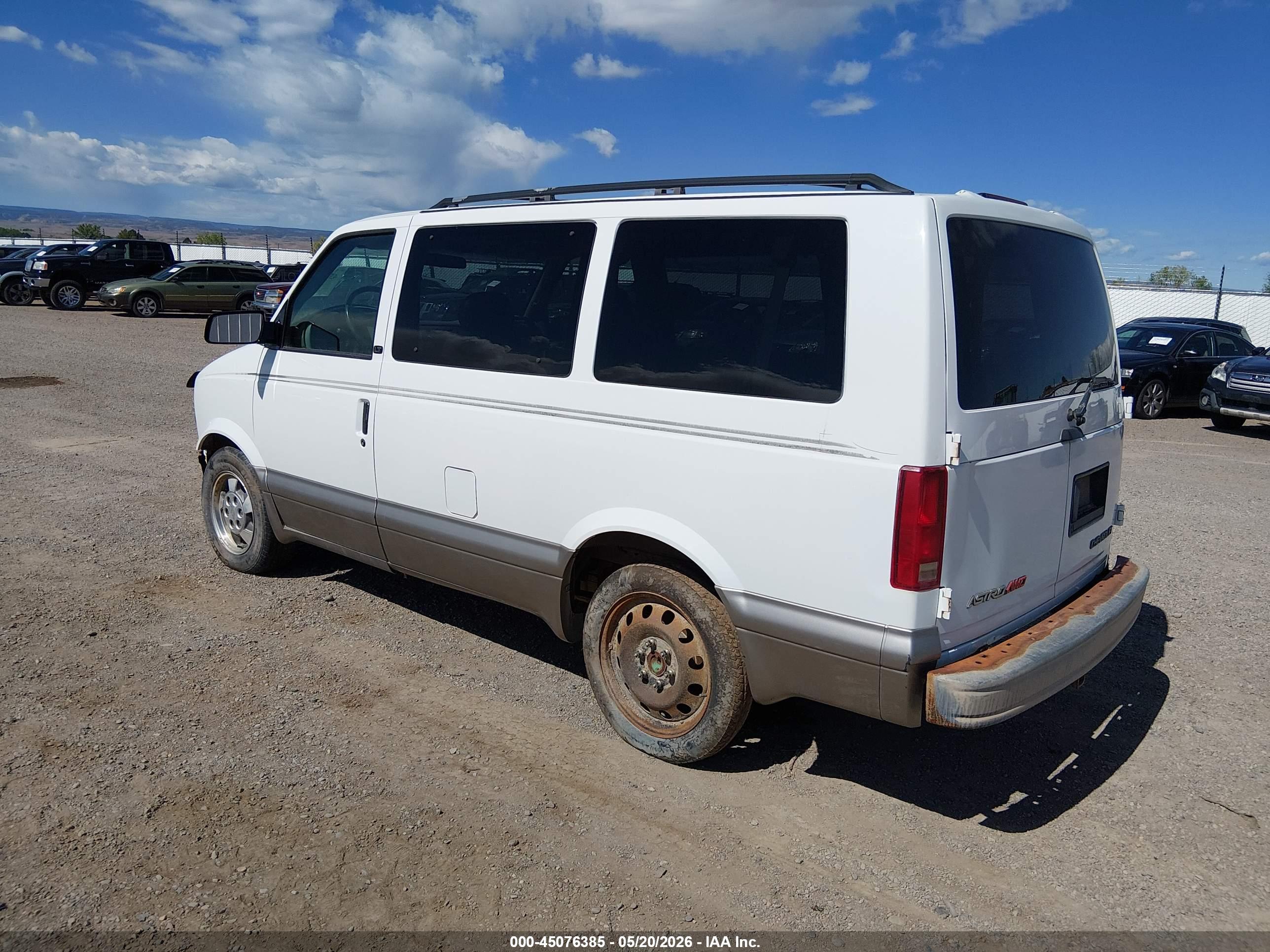 CHEVROLET ASTRO image 3