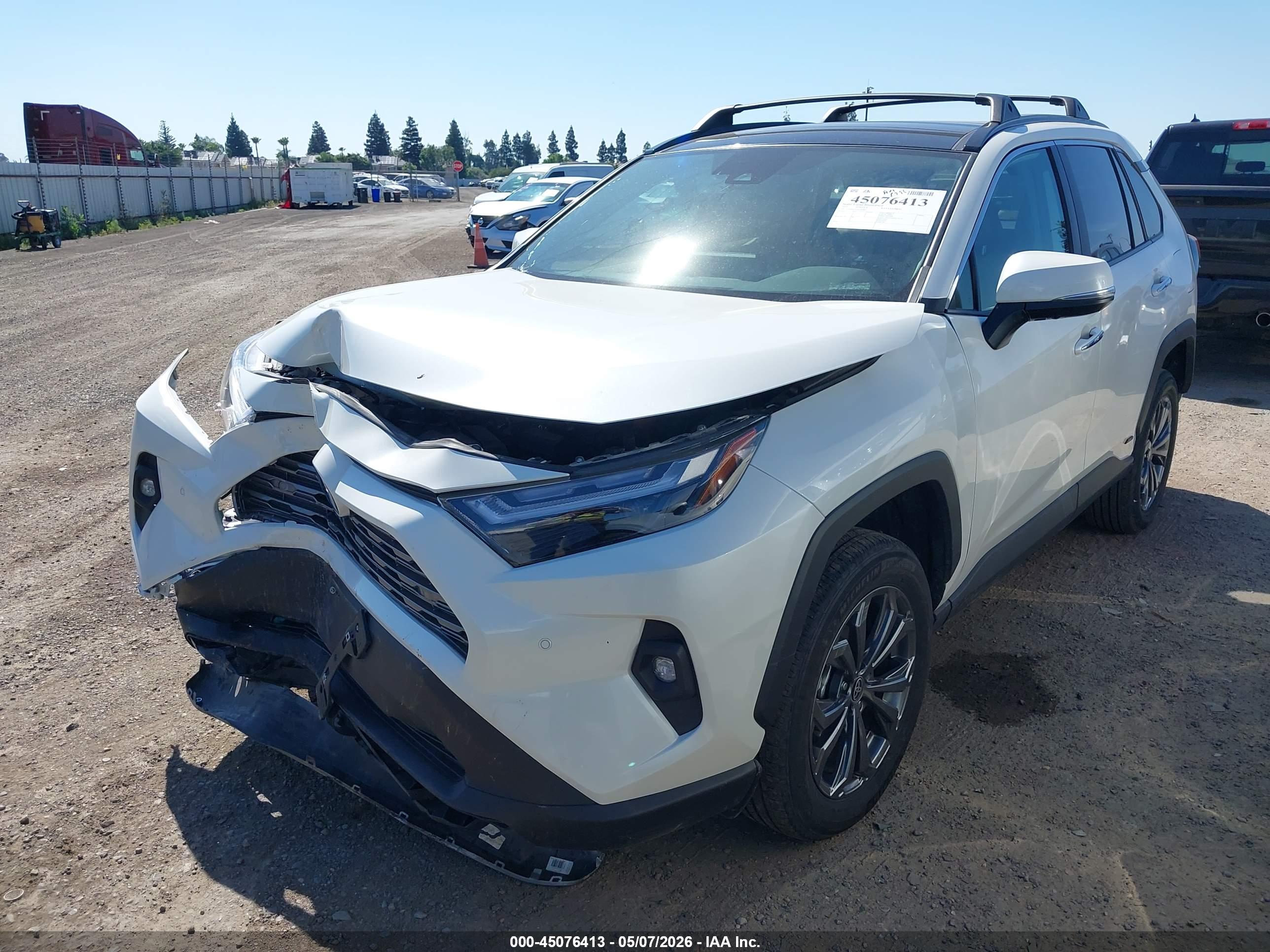 TOYOTA RAV4 image 2