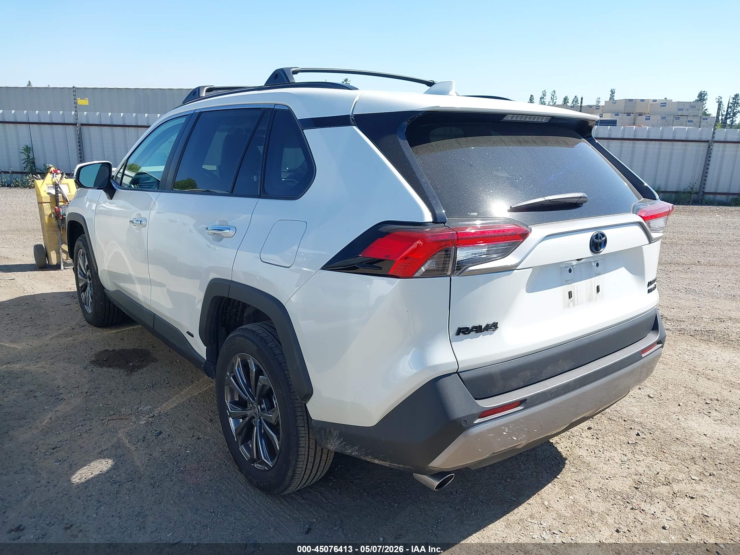 TOYOTA RAV4 image 3